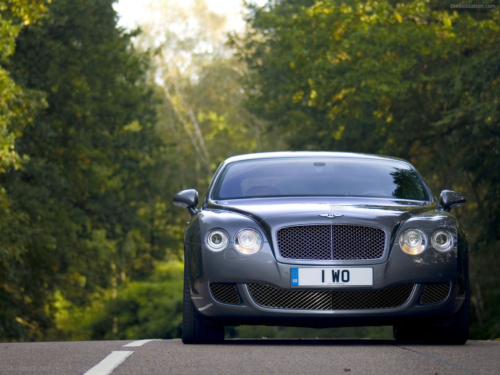 Bentley Continental GT Speed goes 200mph