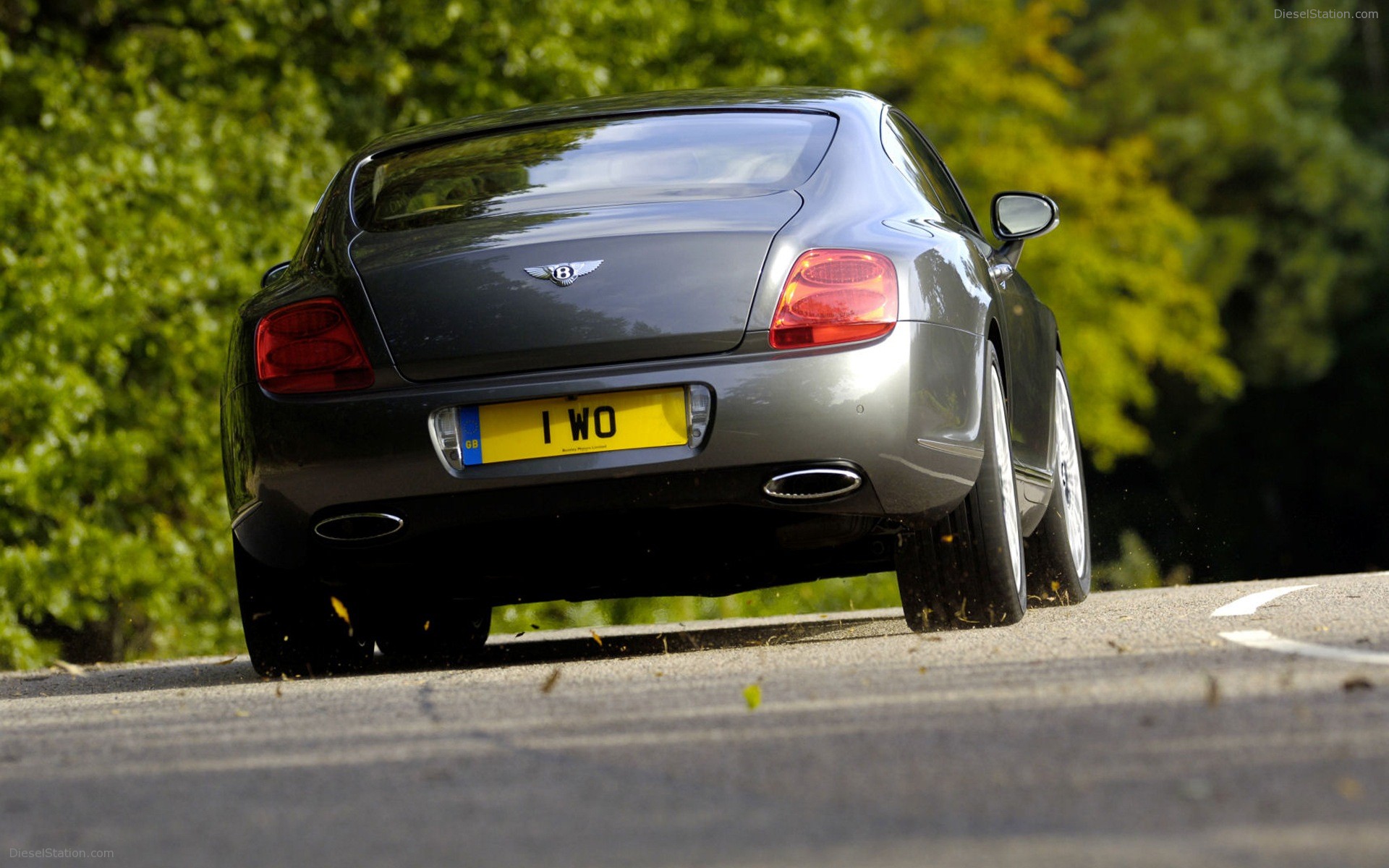 Bentley Continental GT Speed goes 200mph