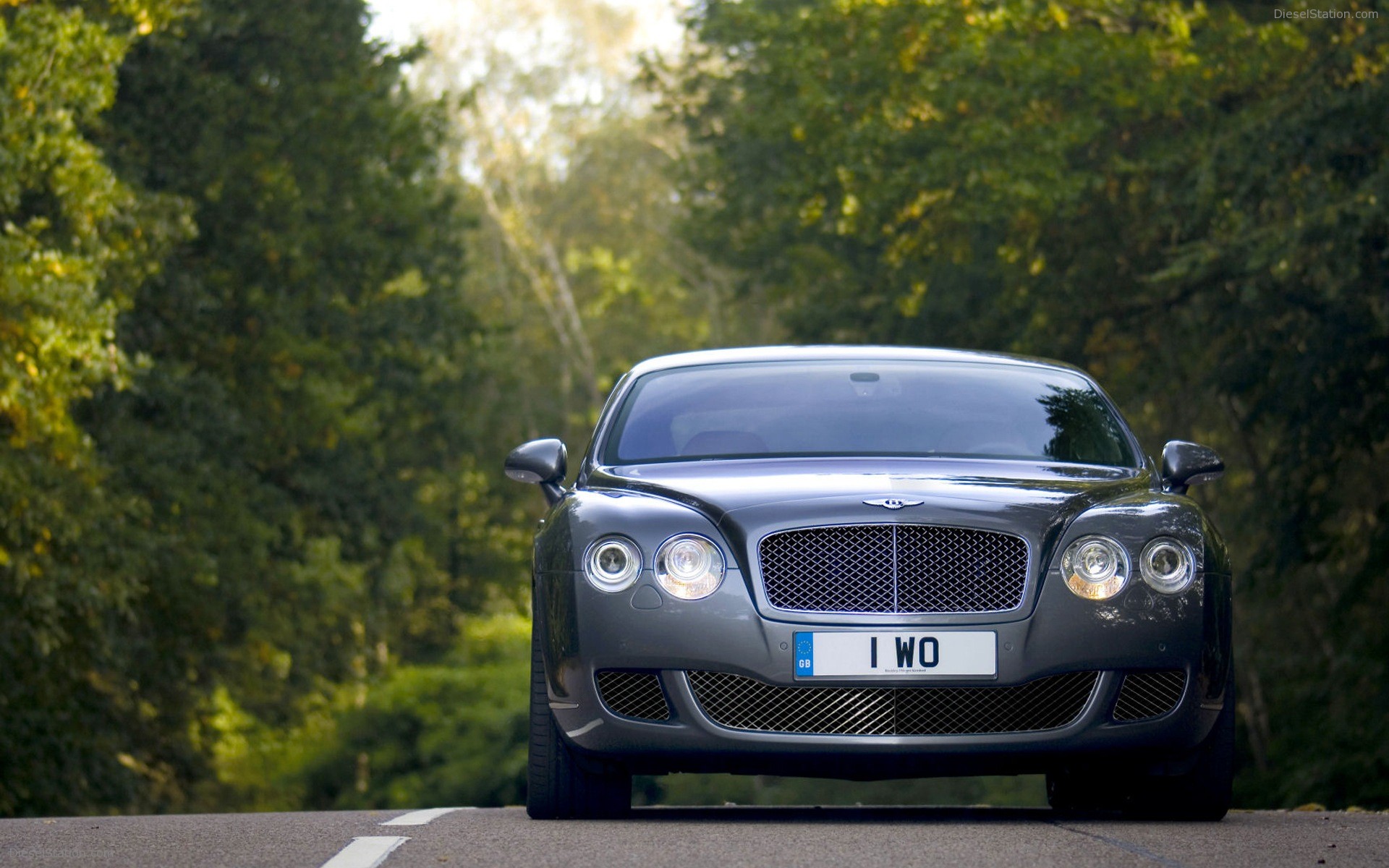 Bentley Continental GT Speed goes 200mph