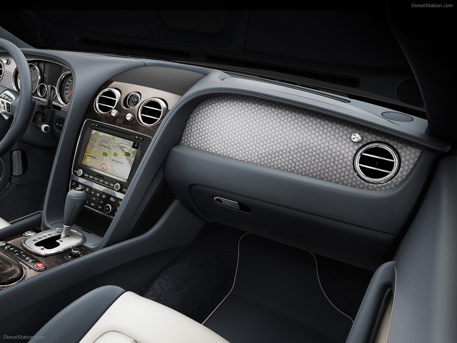 Bentley Continental GT V8 2012