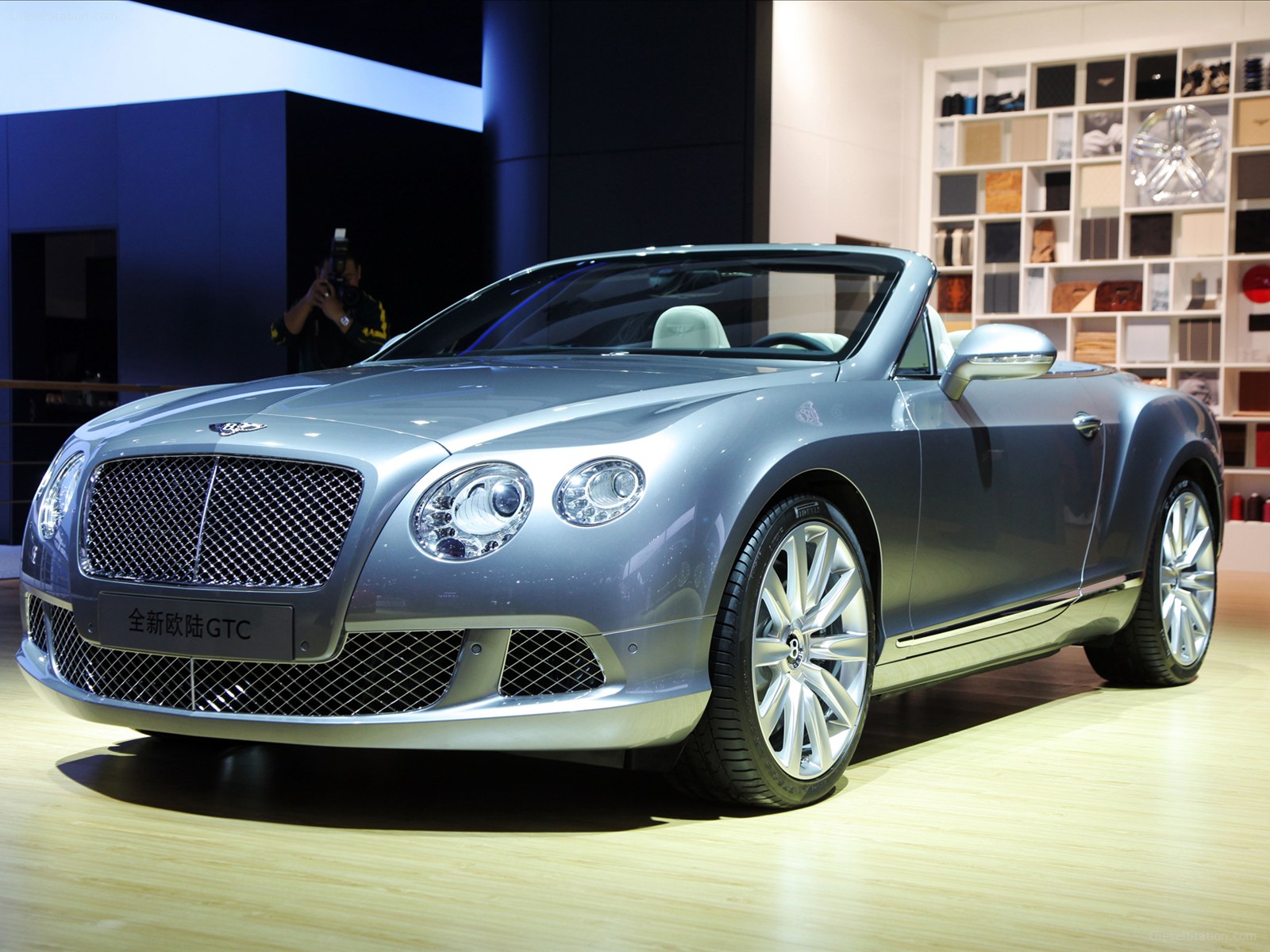 Bentley Continental GTC W12 2012