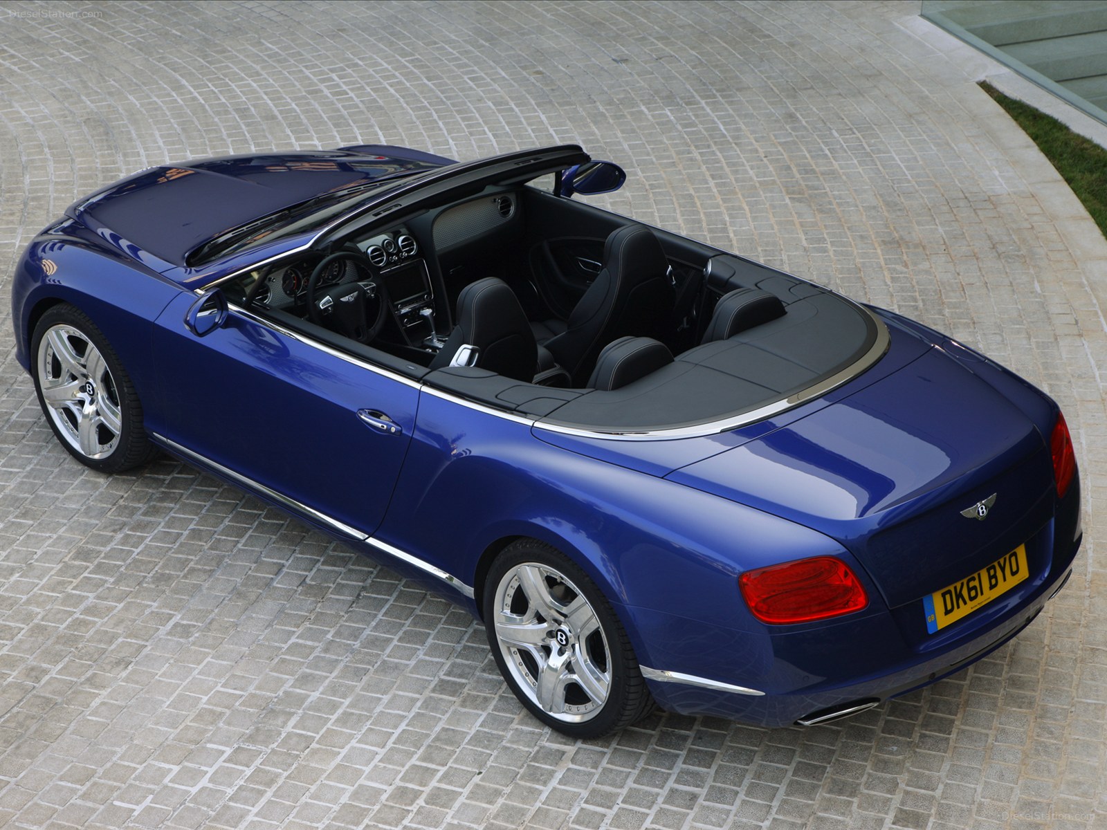 Bentley Continental GTC W12 2012