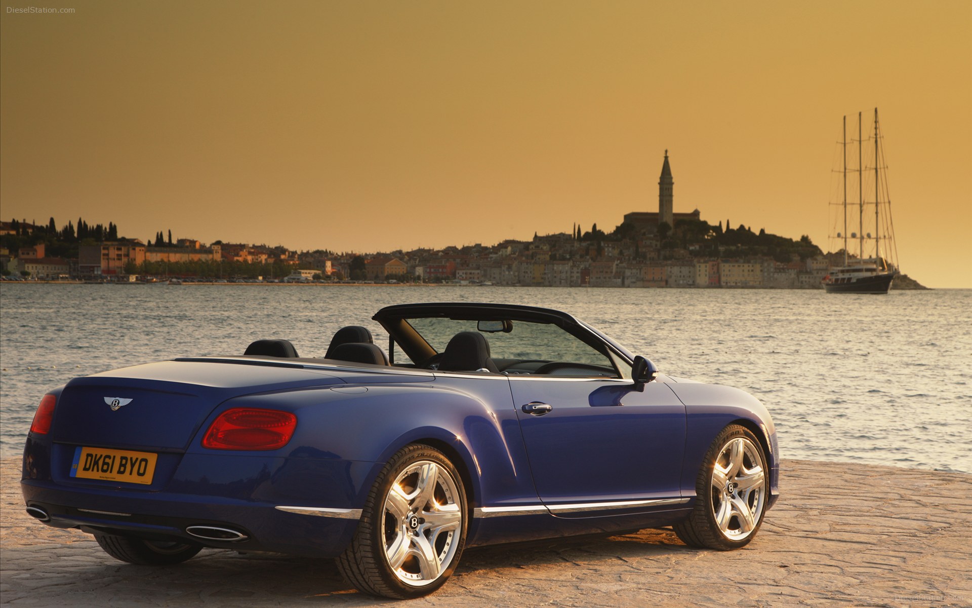 Bentley Continental GTC W12 2012