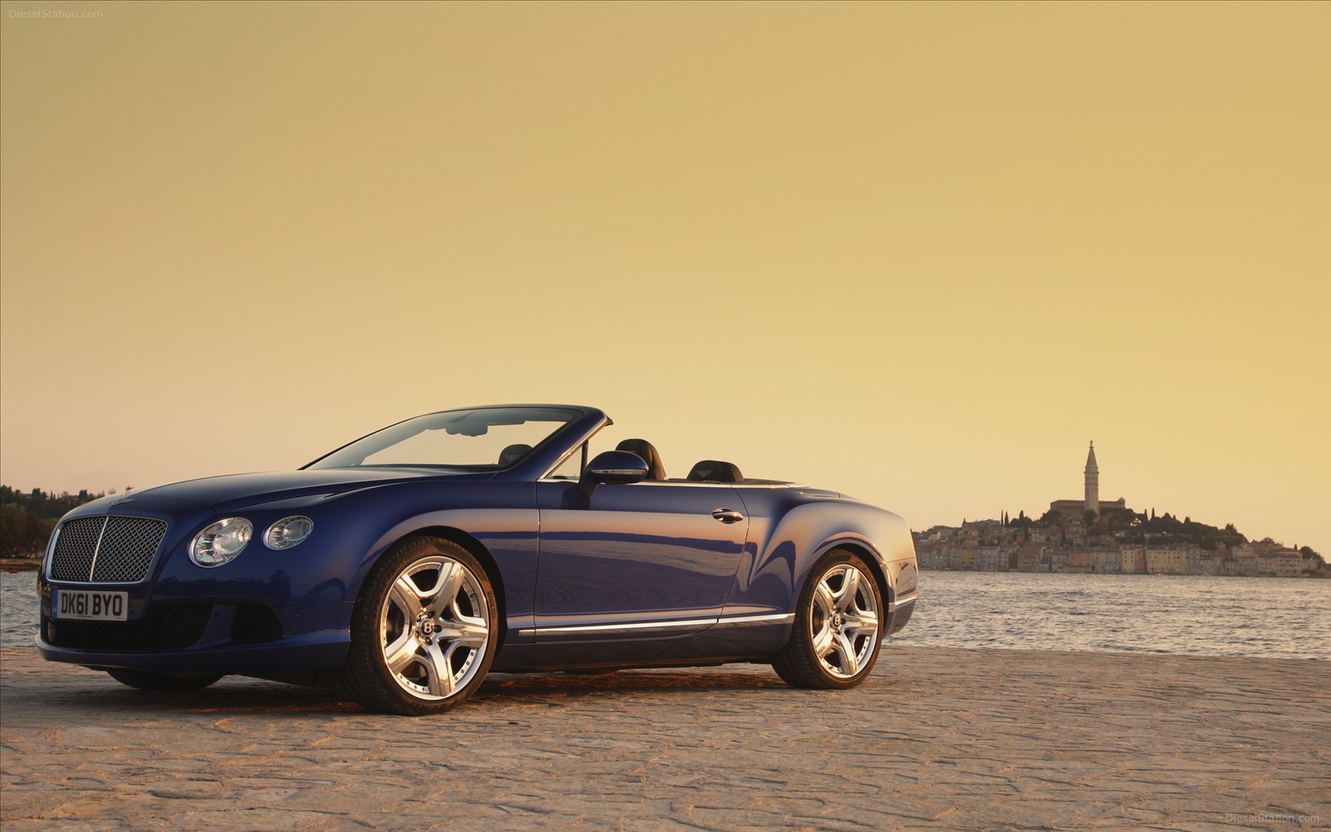 Bentley Continental GTC W12 2012
