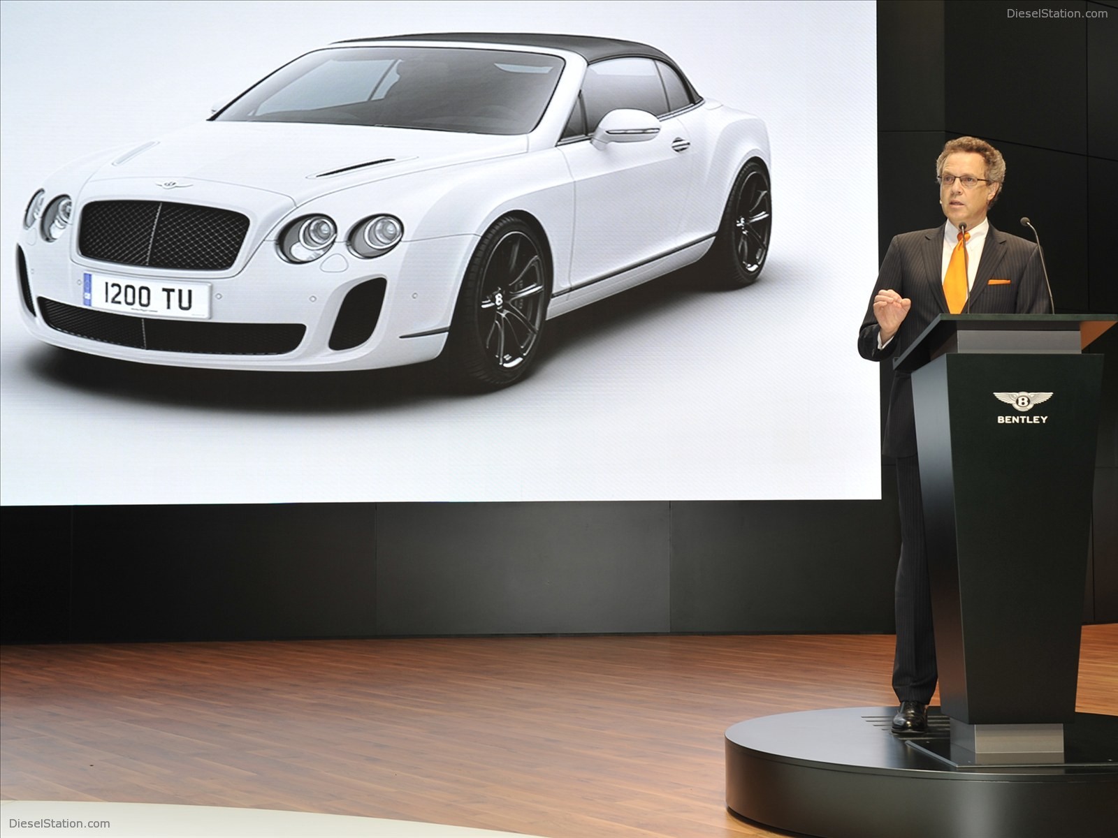 Bentley Continental SuperSports Ice Speed Record Convertible 2012 Bentley Continental SuperSports Ice Speed Record Convertible 2012