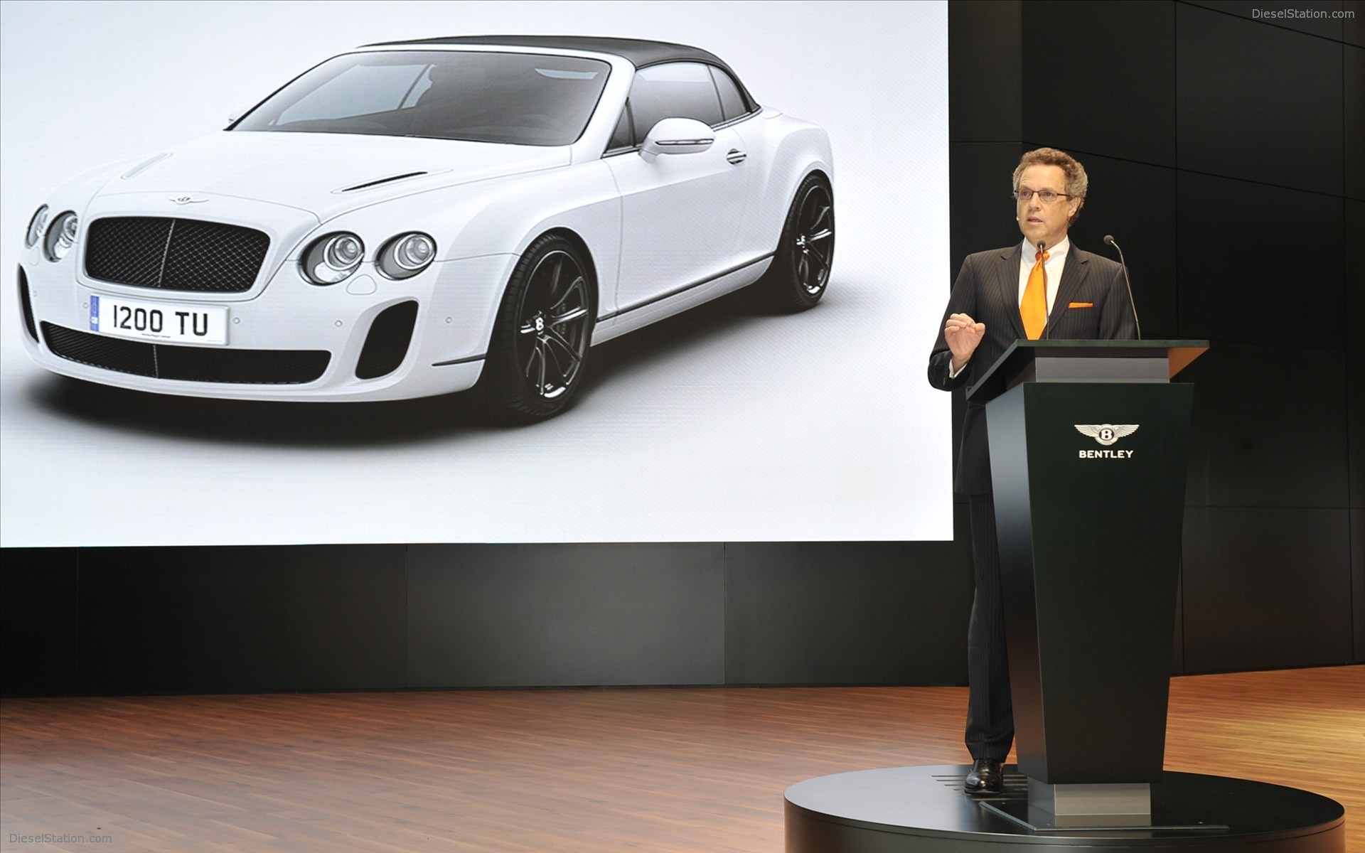 Bentley Continental SuperSports Ice Speed Record Convertible 2012 Bentley Continental SuperSports Ice Speed Record Convertible 2012