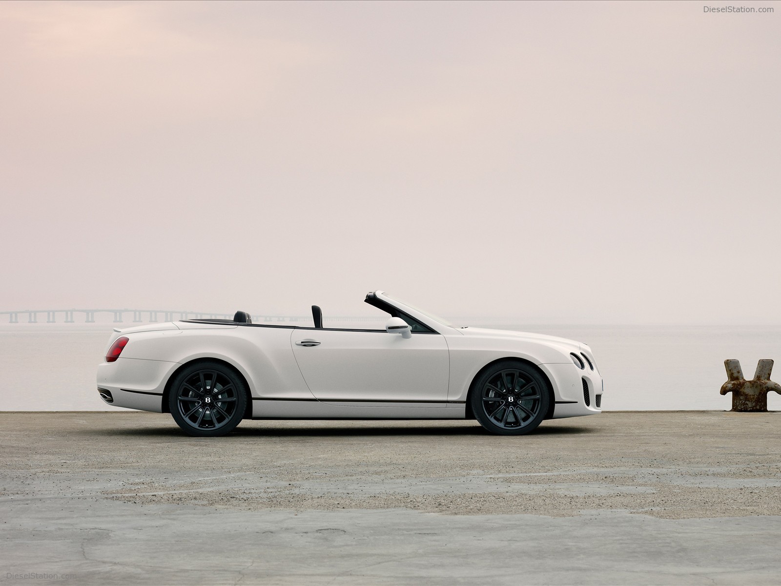 Bentley Continental Supersports Convertible 2011