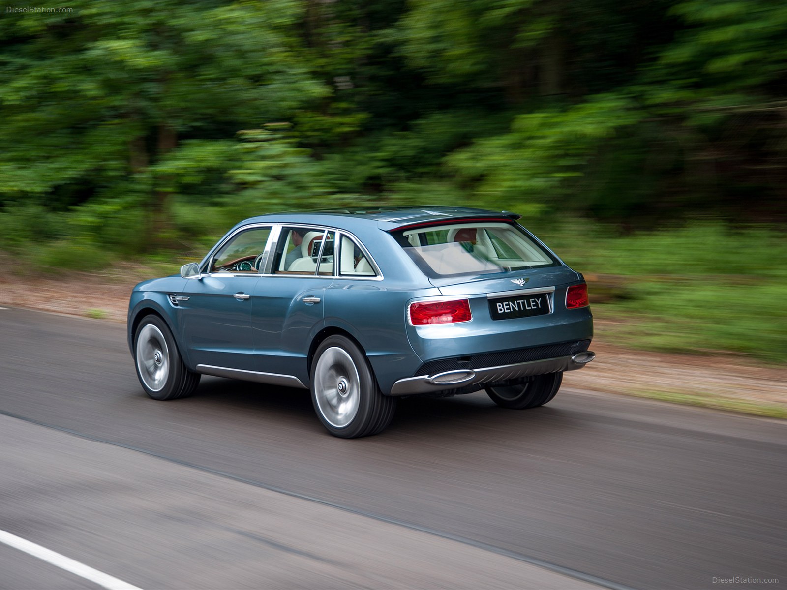 Bentley EXP 9 F SUV Concept