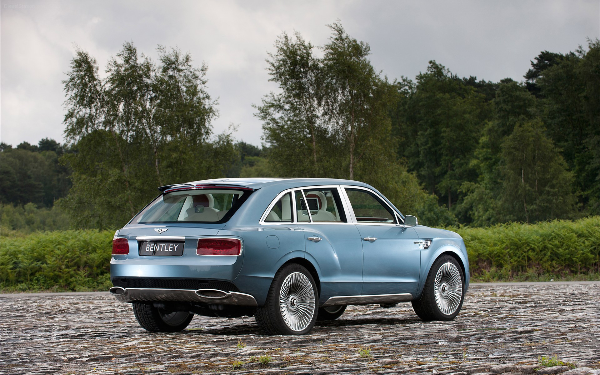 Bentley EXP 9 F SUV Concept