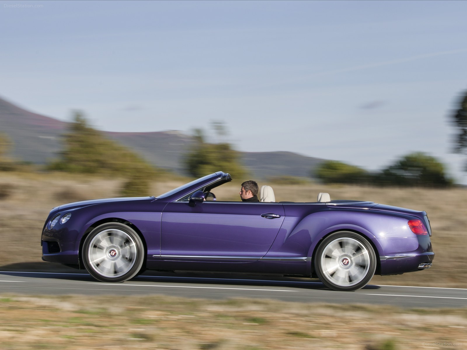 Bentley Continental GTC V8 2012