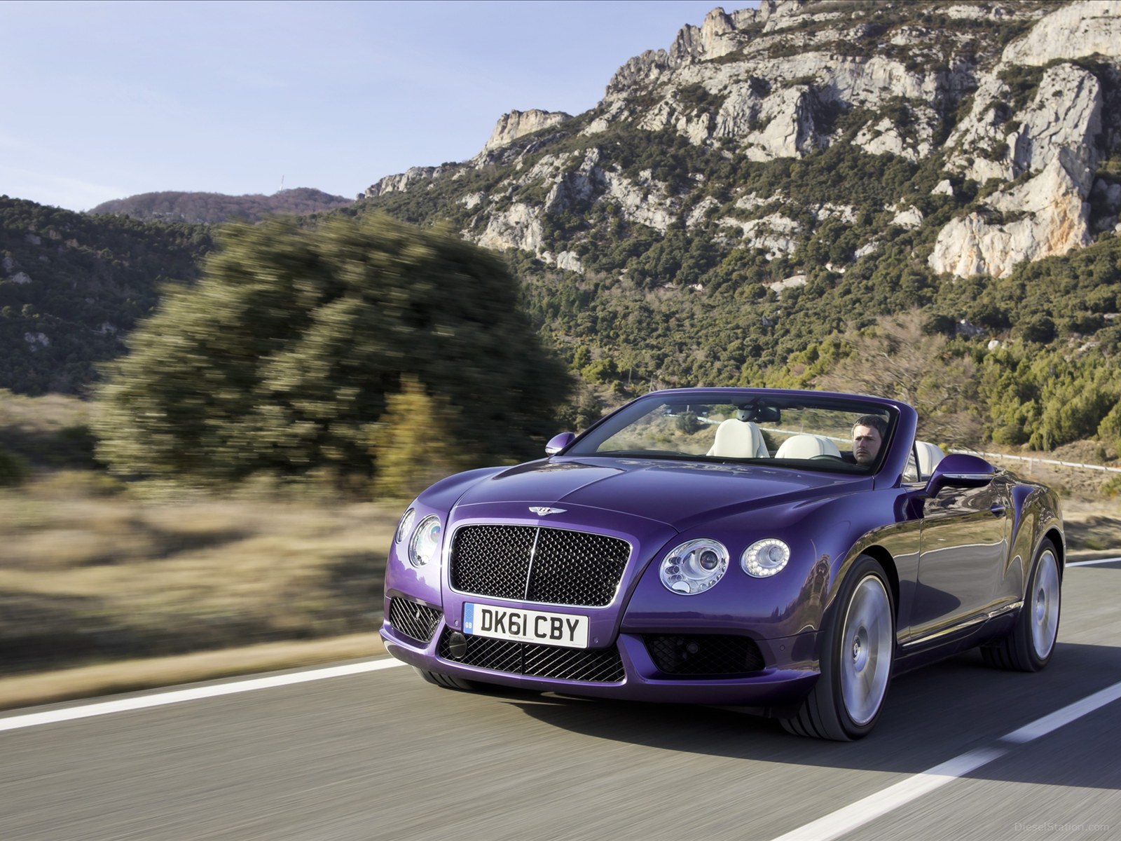Bentley Continental GTC V8 2012
