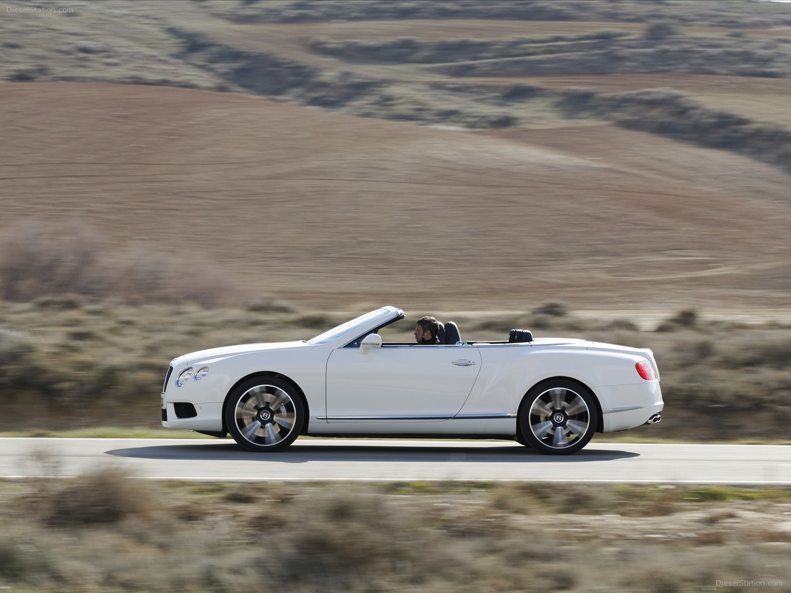Bentley Continental GTC V8 2012