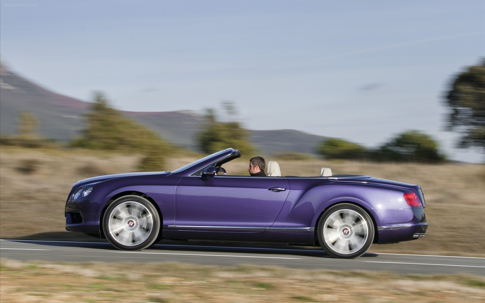 Bentley Continental GTC V8 2012