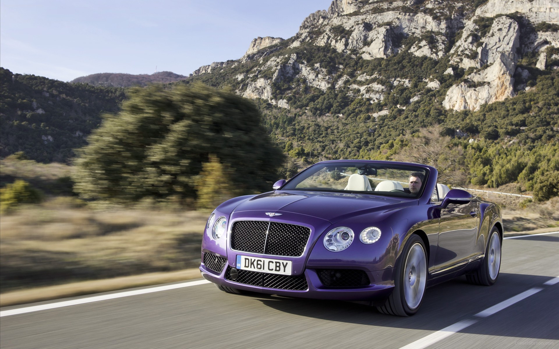 Bentley Continental GTC V8 2012