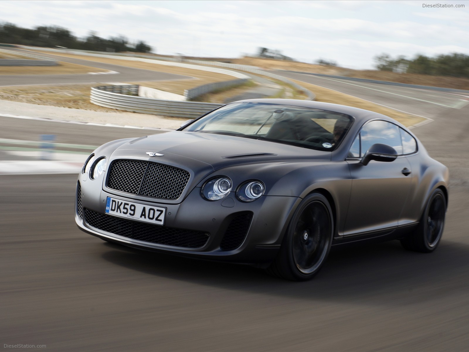 More Pics : 2010 Bentley Continental Supersports