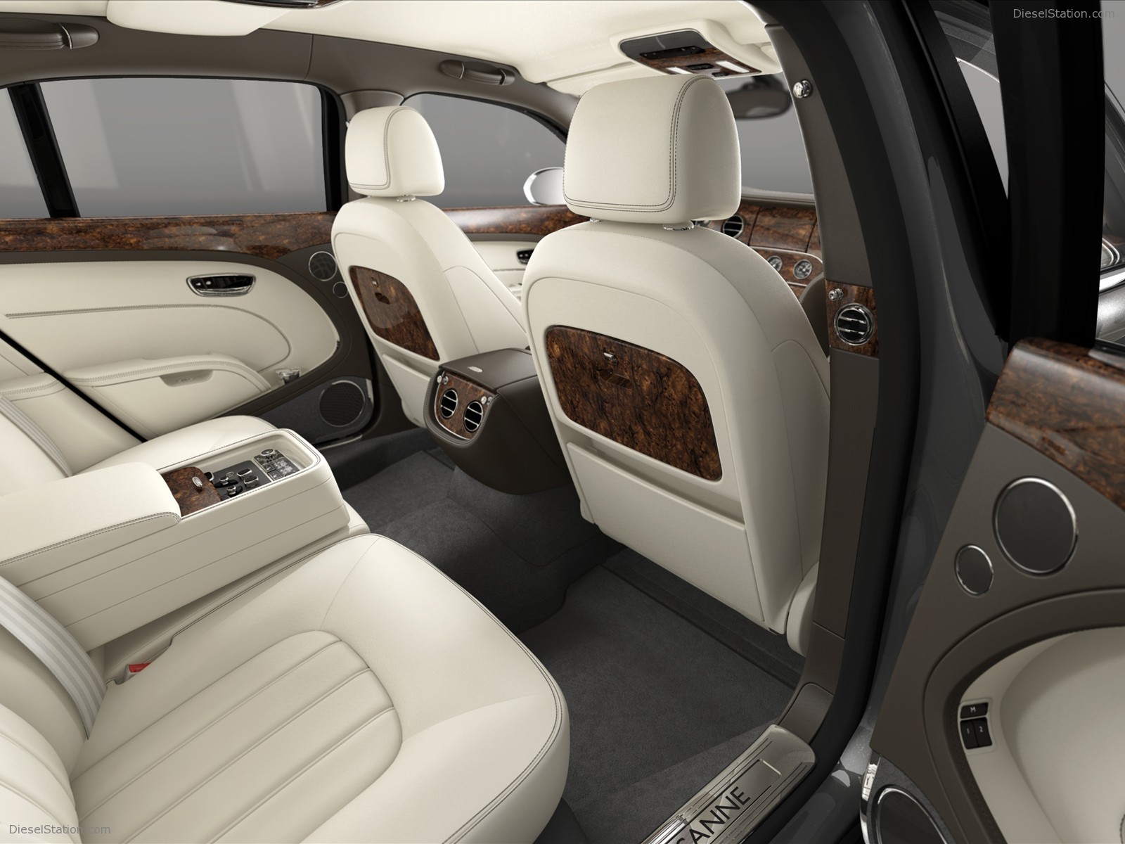 Bentley Mulsanne debuts at Frankfurt