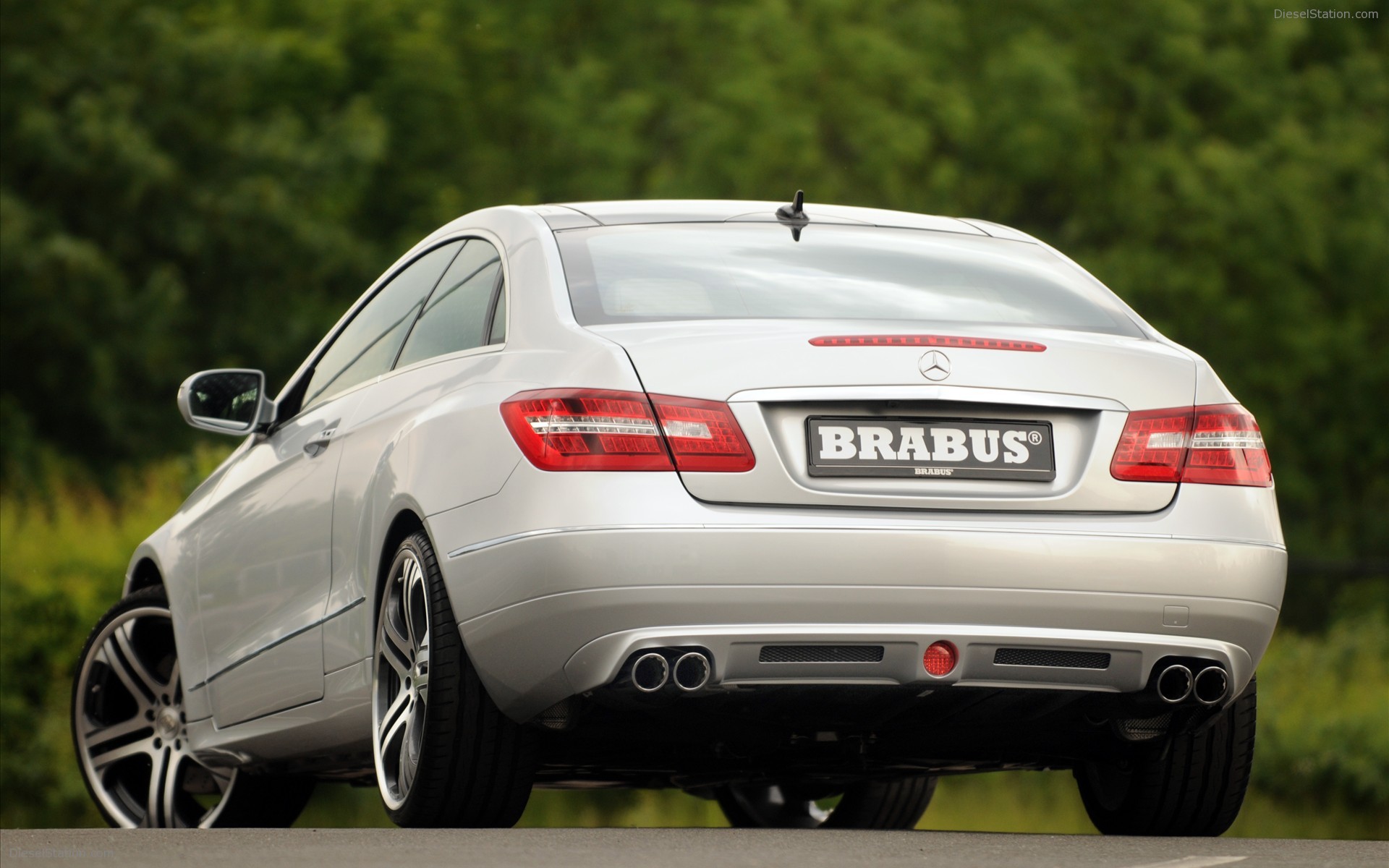 2010 Brabus Mercedes Benz E-Class Coupe 2010 Brabus Mercedes Benz E-Class Coupe