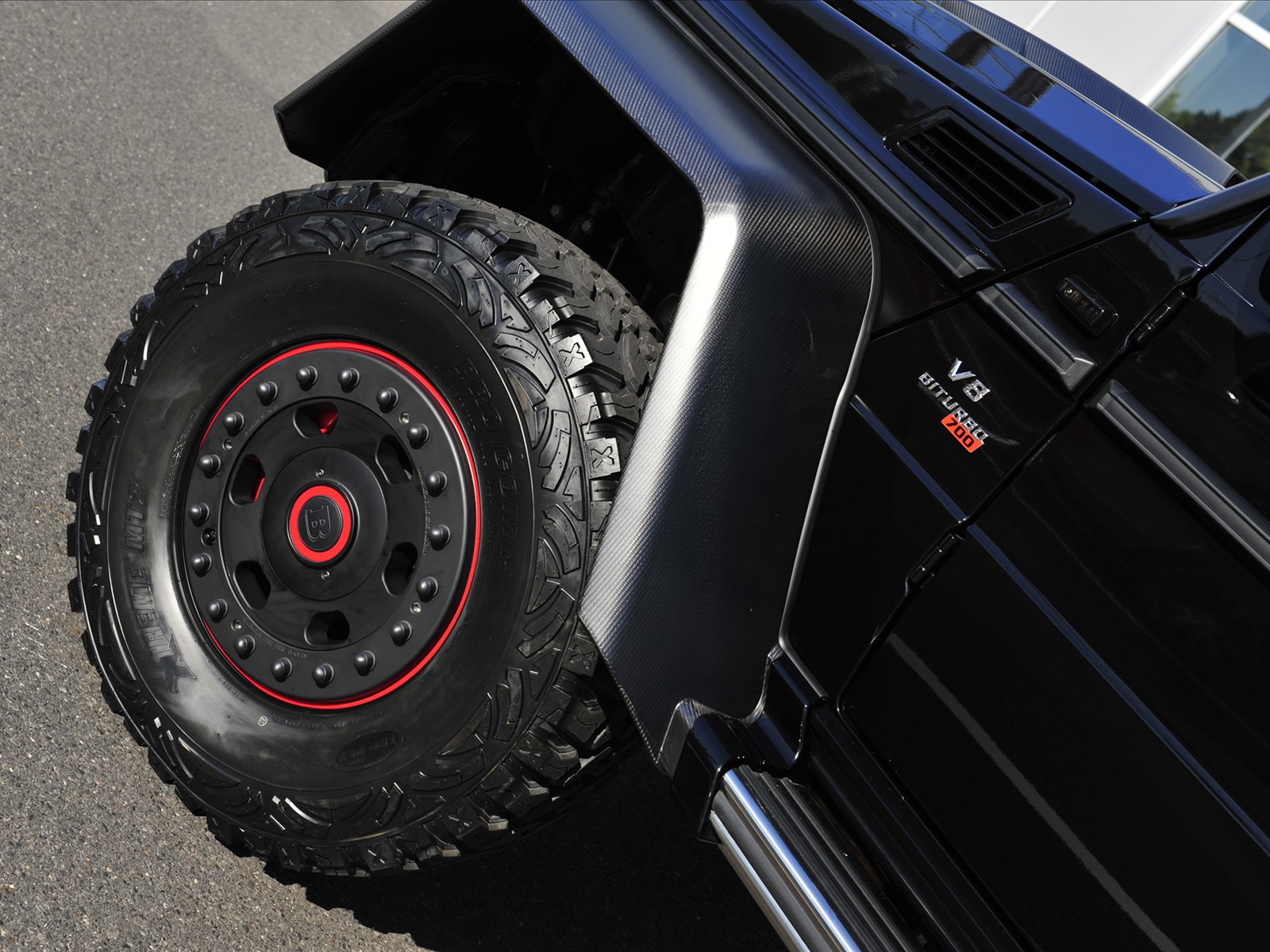 Brabus B63S 700 6x6 2013
