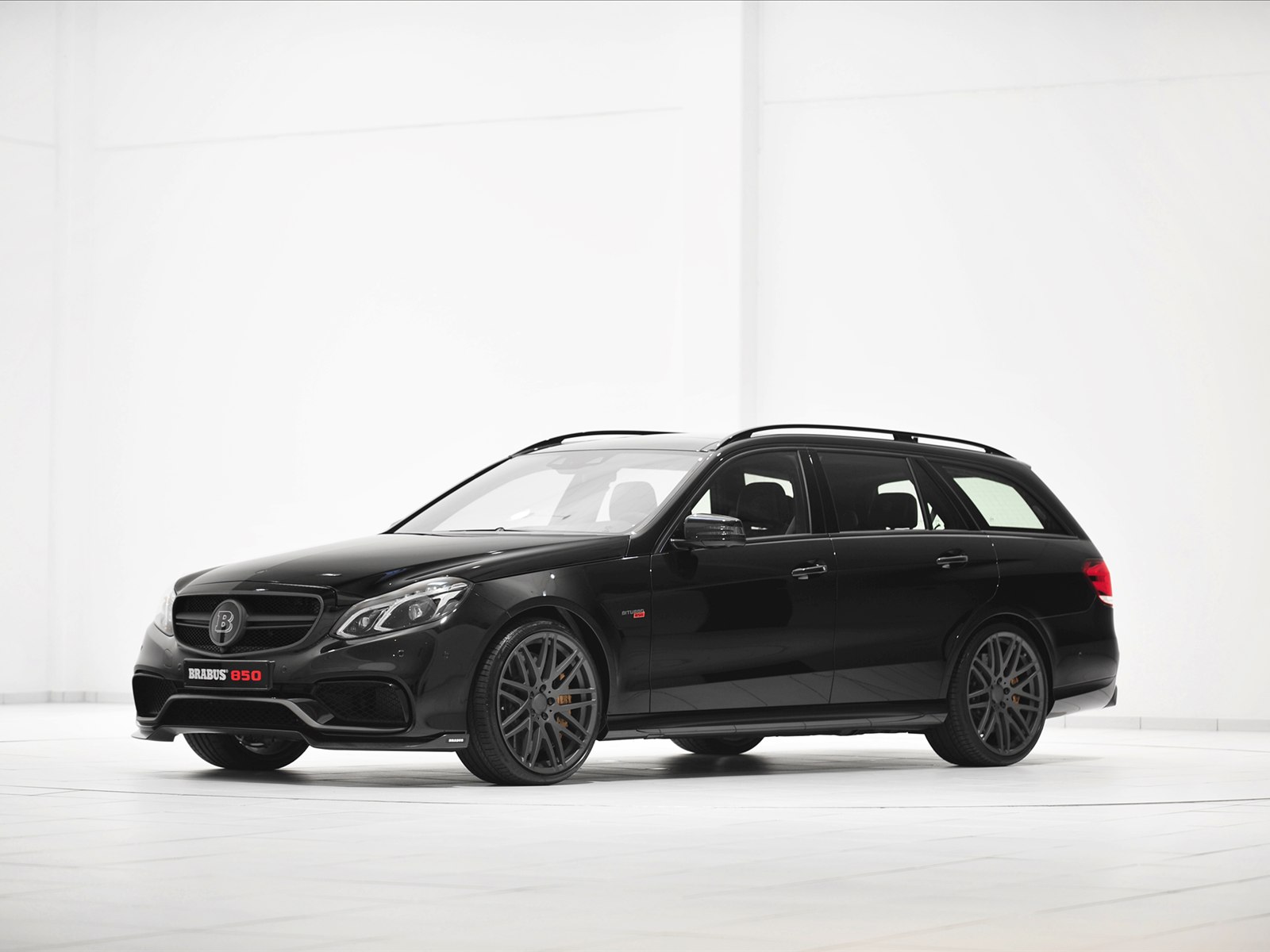 Brabus Mercedes E63 AMG Station Wagon 2014 Brabus Mercedes E63 AMG Station Wagon 2014