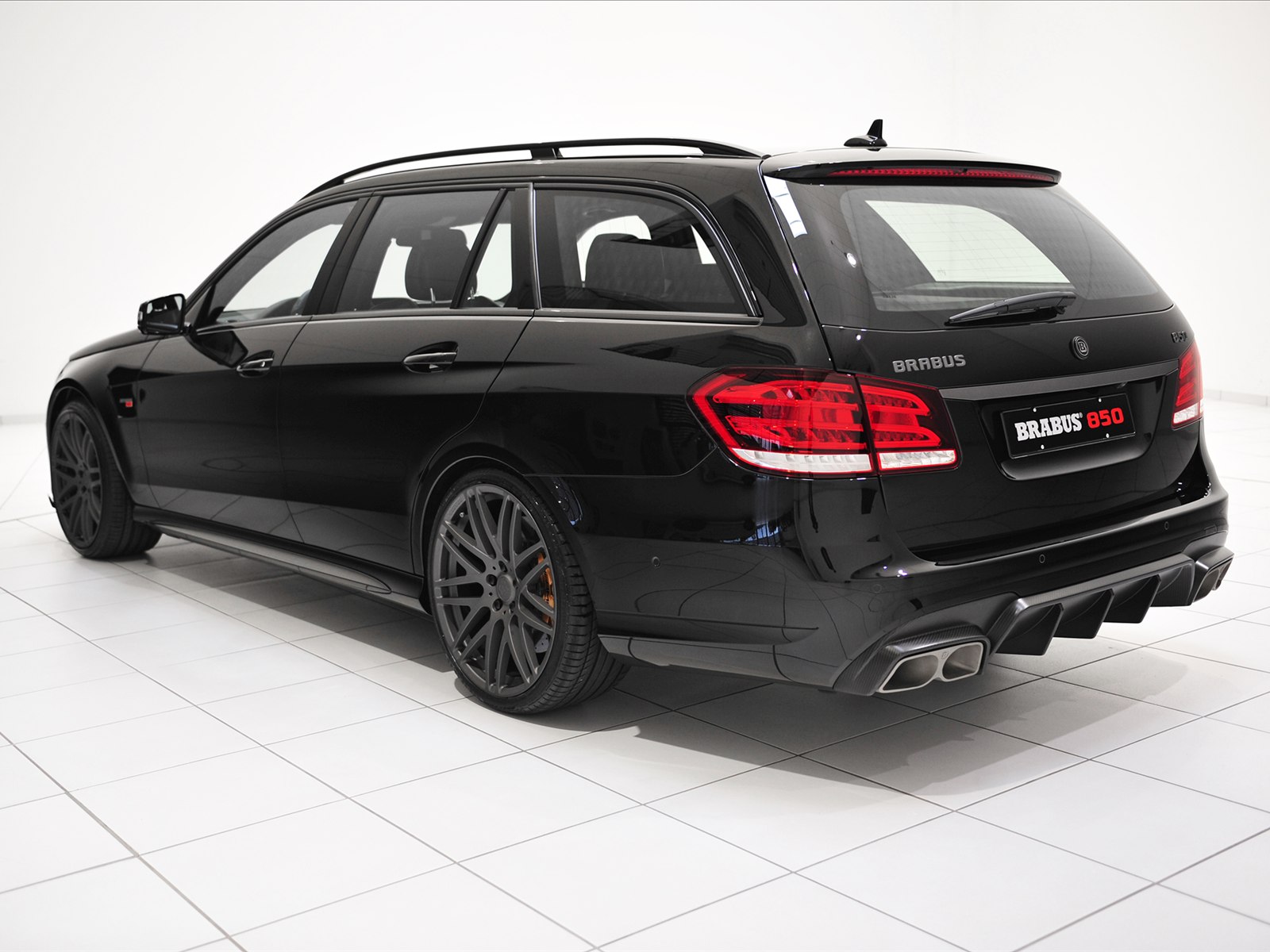 Brabus Mercedes E63 AMG Station Wagon 2014 Brabus Mercedes E63 AMG Station Wagon 2014