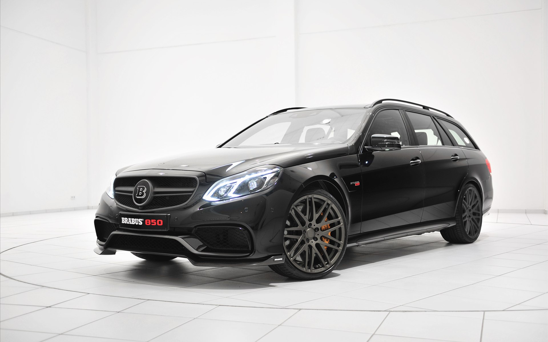 Brabus Mercedes E63 AMG Station Wagon 2014 Brabus Mercedes E63 AMG Station Wagon 2014