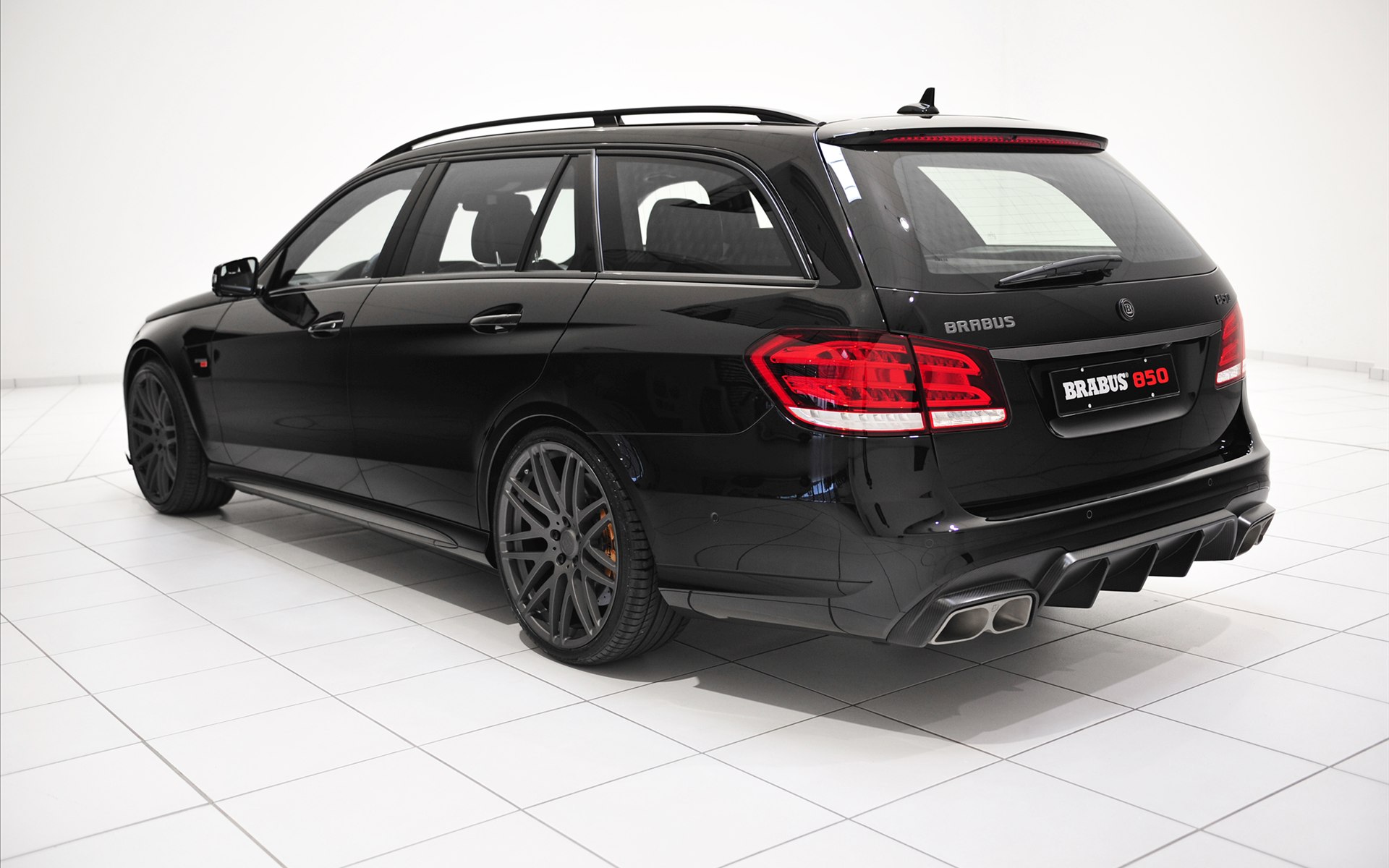 Brabus Mercedes E63 AMG Station Wagon 2014 Brabus Mercedes E63 AMG Station Wagon 2014