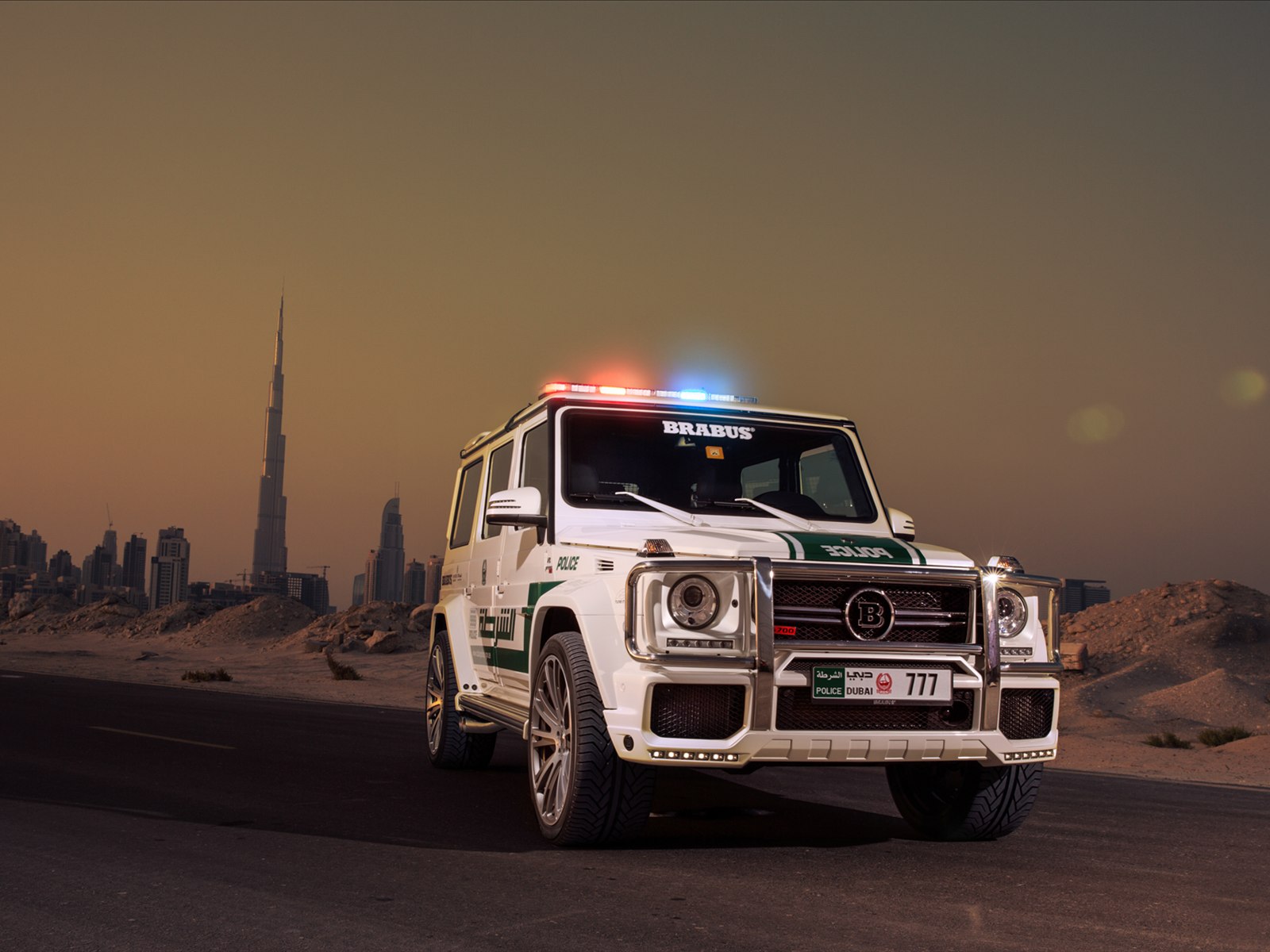 Brabus B63S-700 Widestar Dubai Police Car 2014