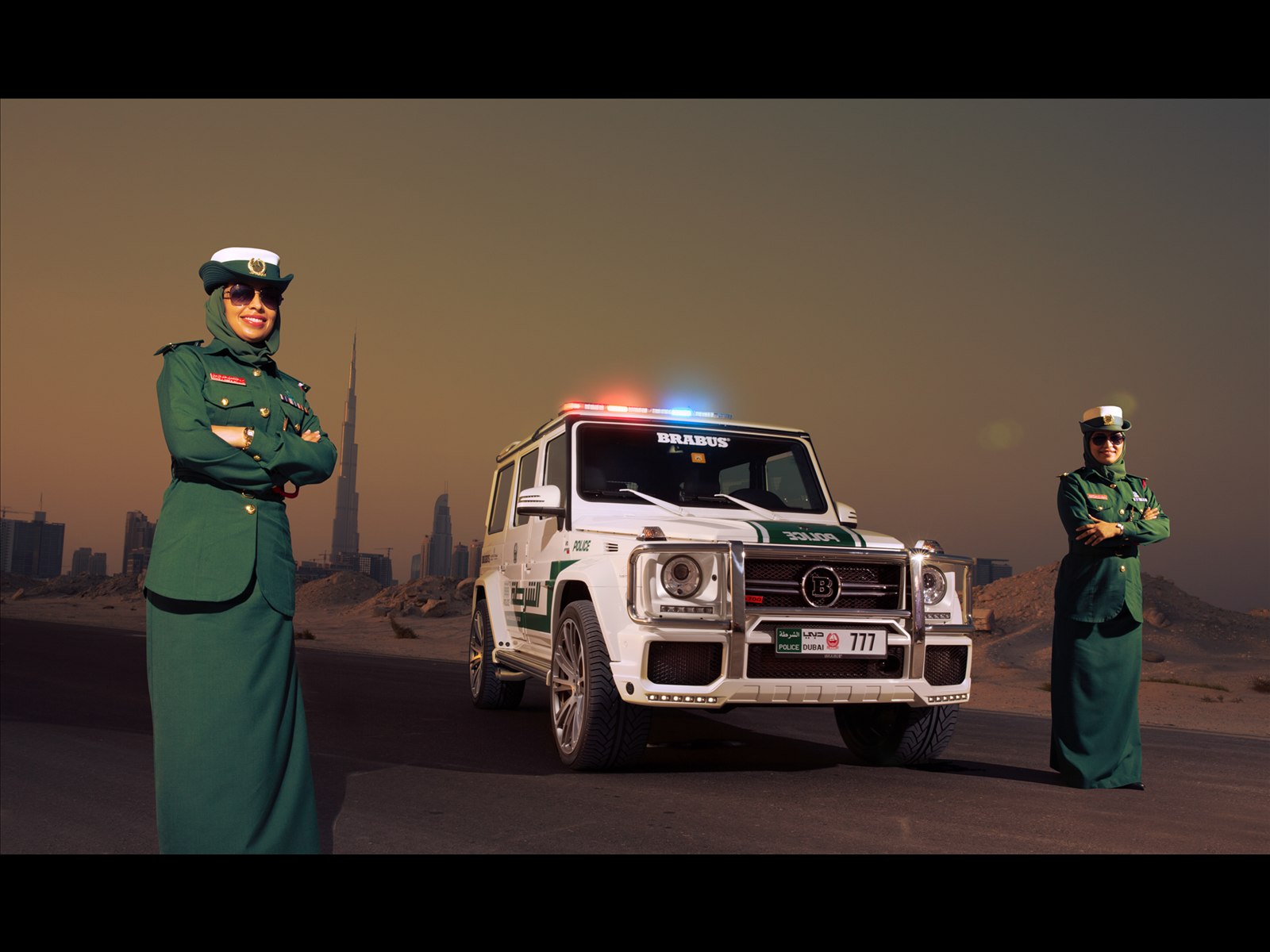 Brabus B63S-700 Widestar Dubai Police Car 2014