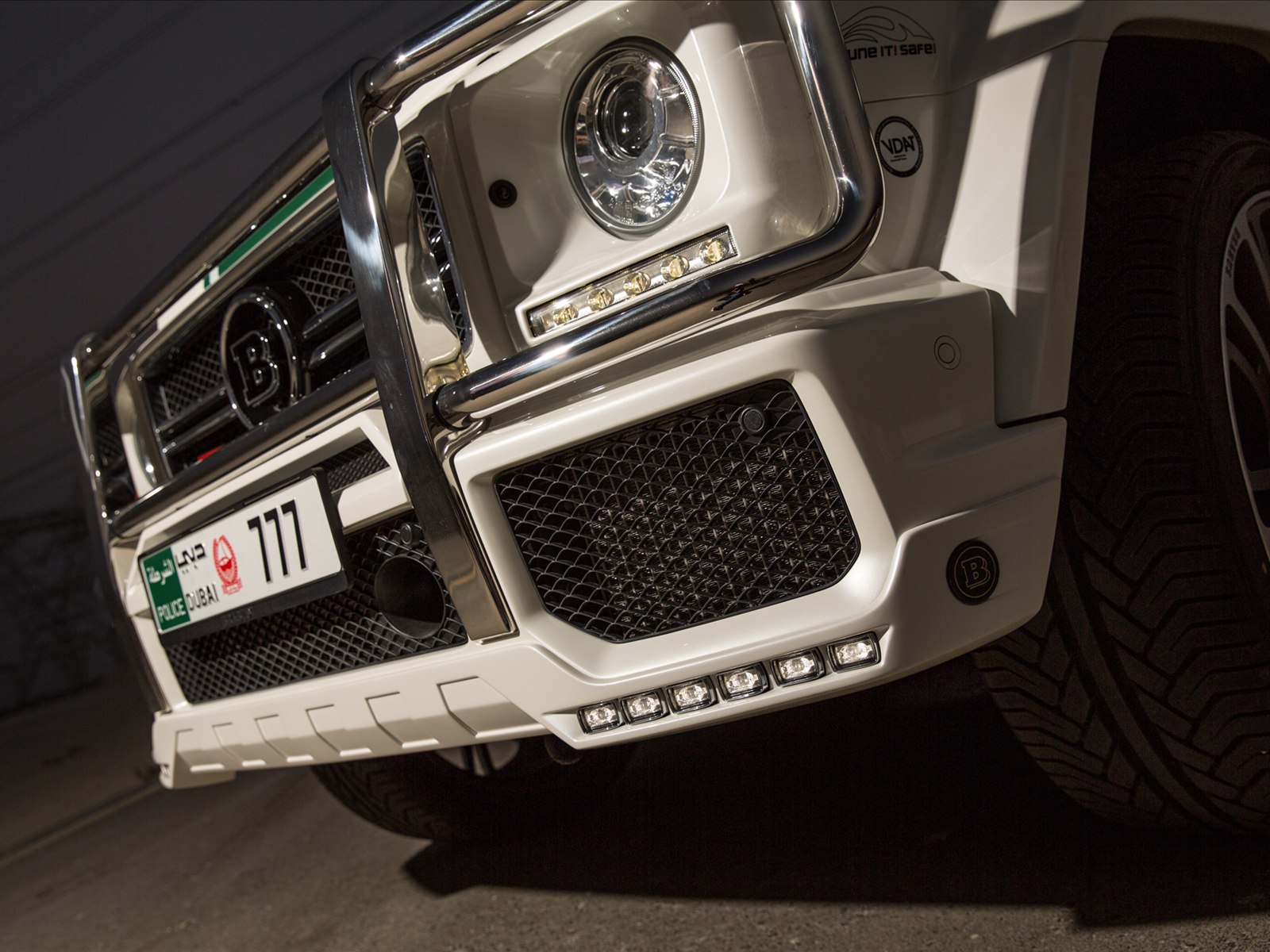 Brabus B63S-700 Widestar Dubai Police Car 2014
