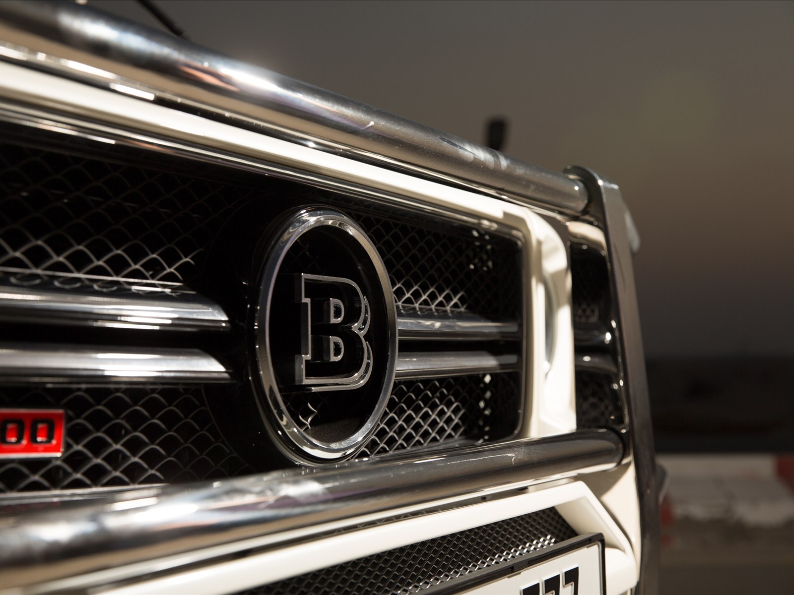 Brabus B63S-700 Widestar Dubai Police Car 2014
