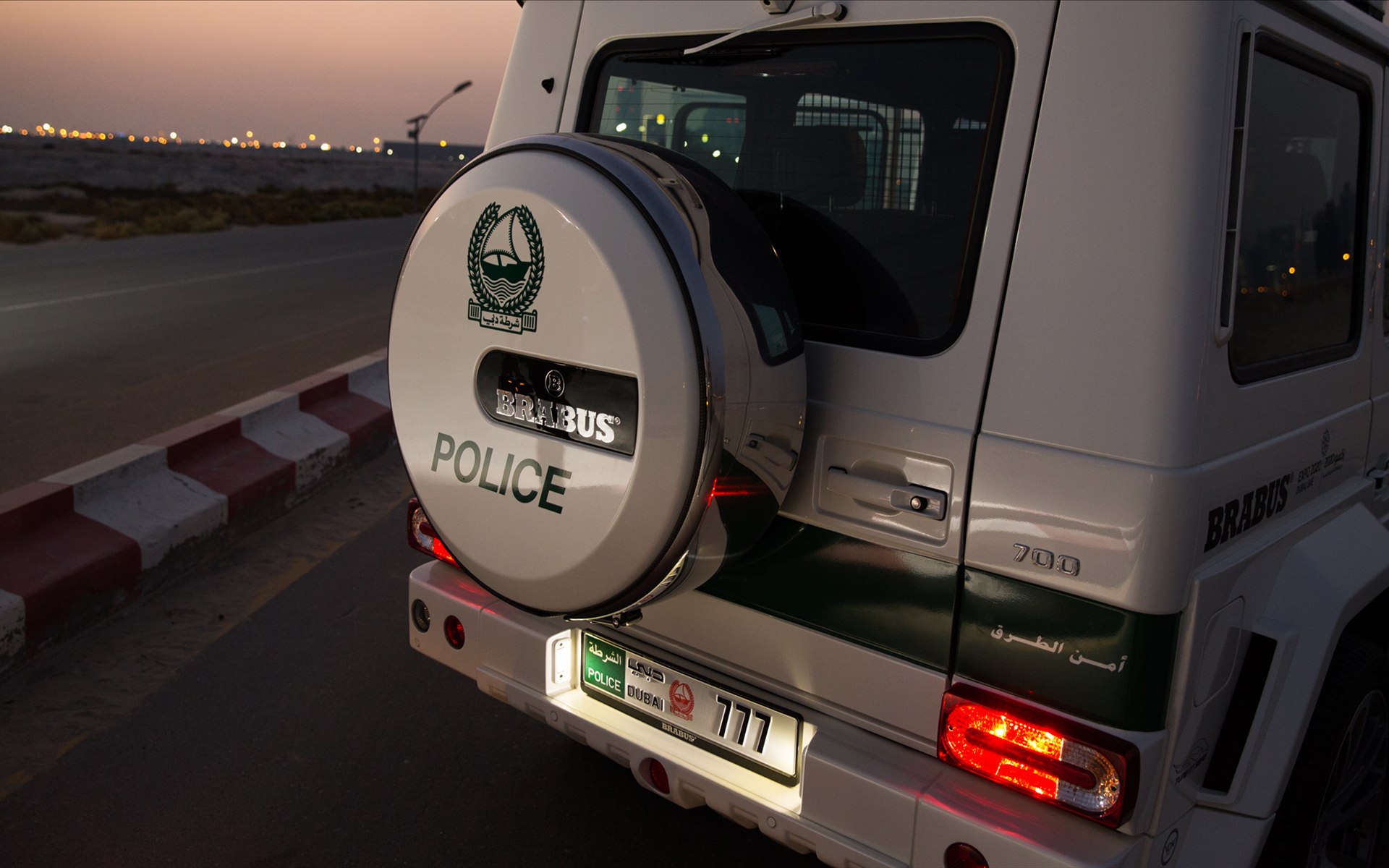 Brabus B63S-700 Widestar Dubai Police Car 2014 Brabus B63S-700 Widestar Dubai Police Car 2014
