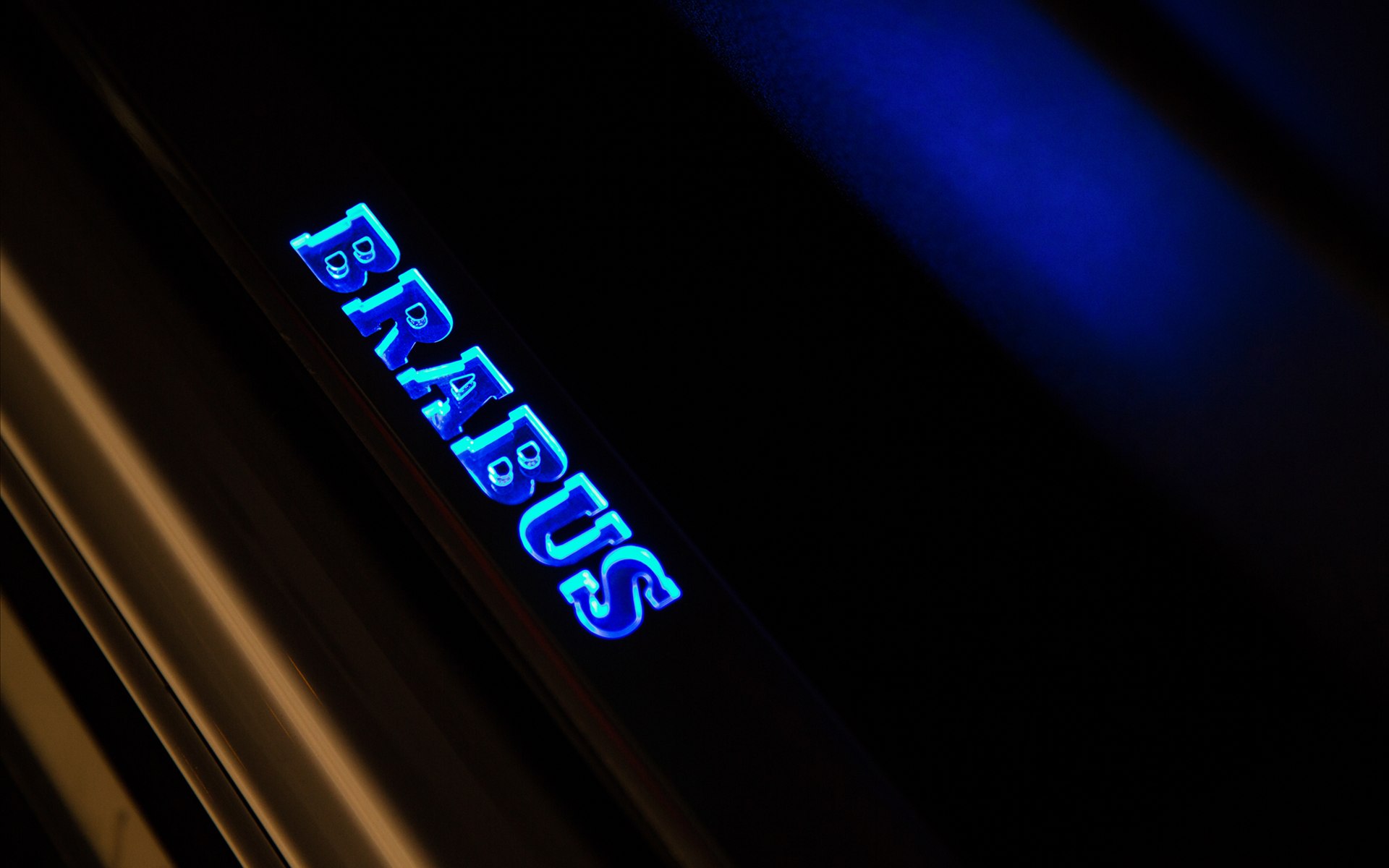 Brabus B63S-700 Widestar Dubai Police Car 2014 Brabus B63S-700 Widestar Dubai Police Car 2014