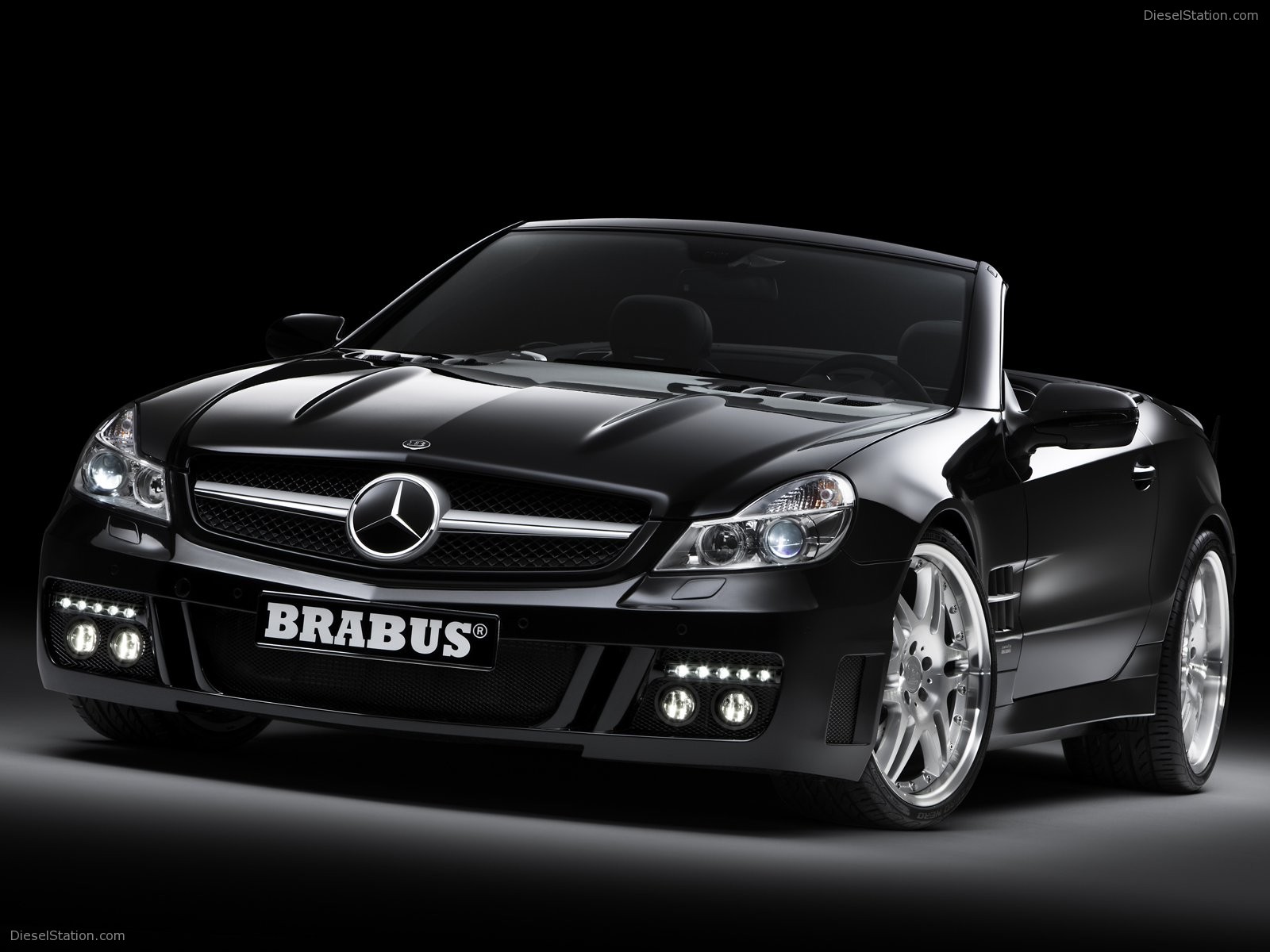Brabus takes Mercedes SL to another level Brabus takes Mercedes SL to another level
