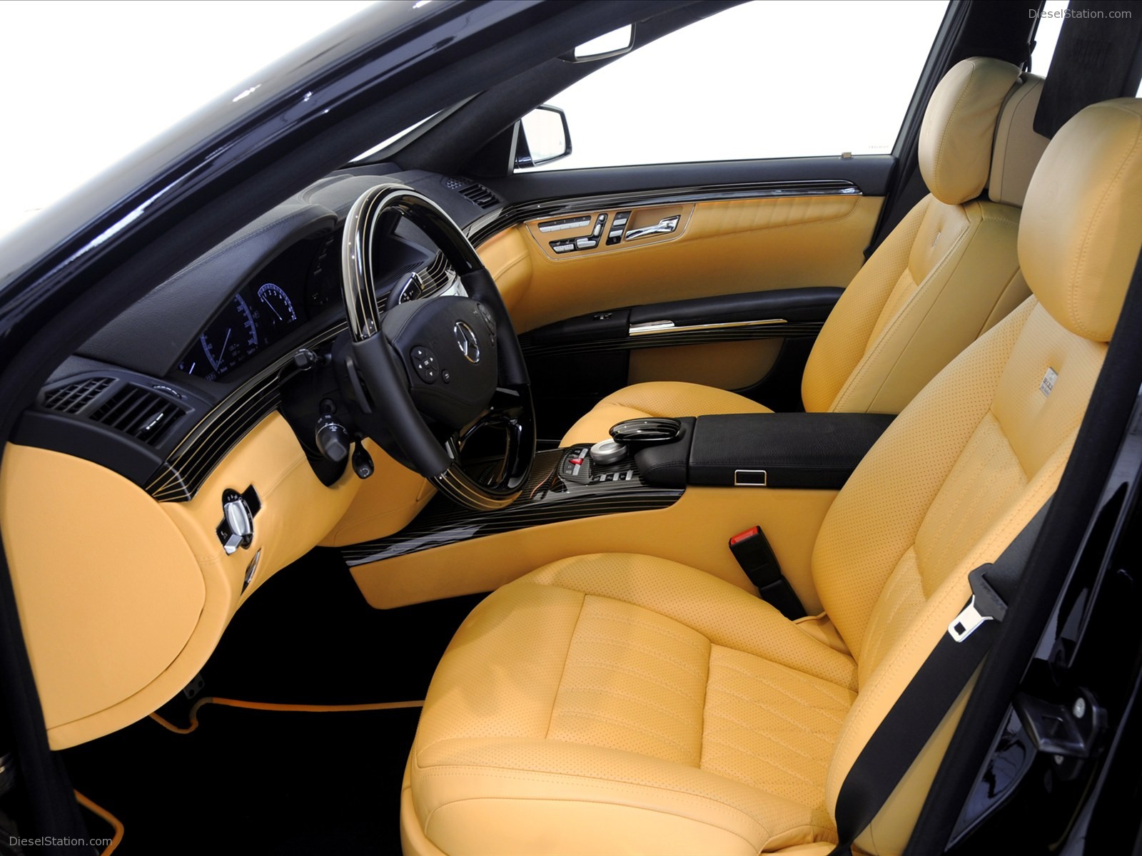 Brabus iBusiness 2010 - The Luxury Sedan