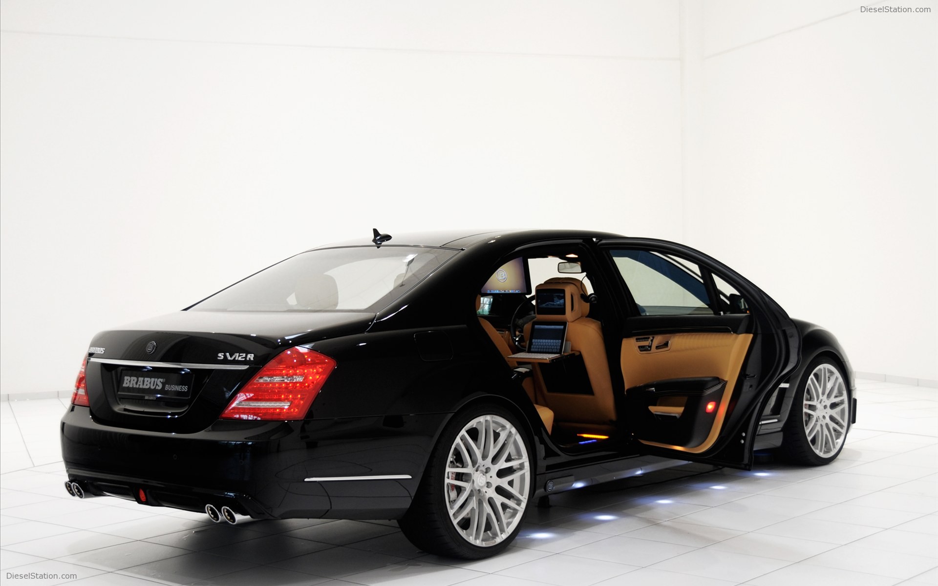 Brabus iBusiness 2010 - The Luxury Sedan