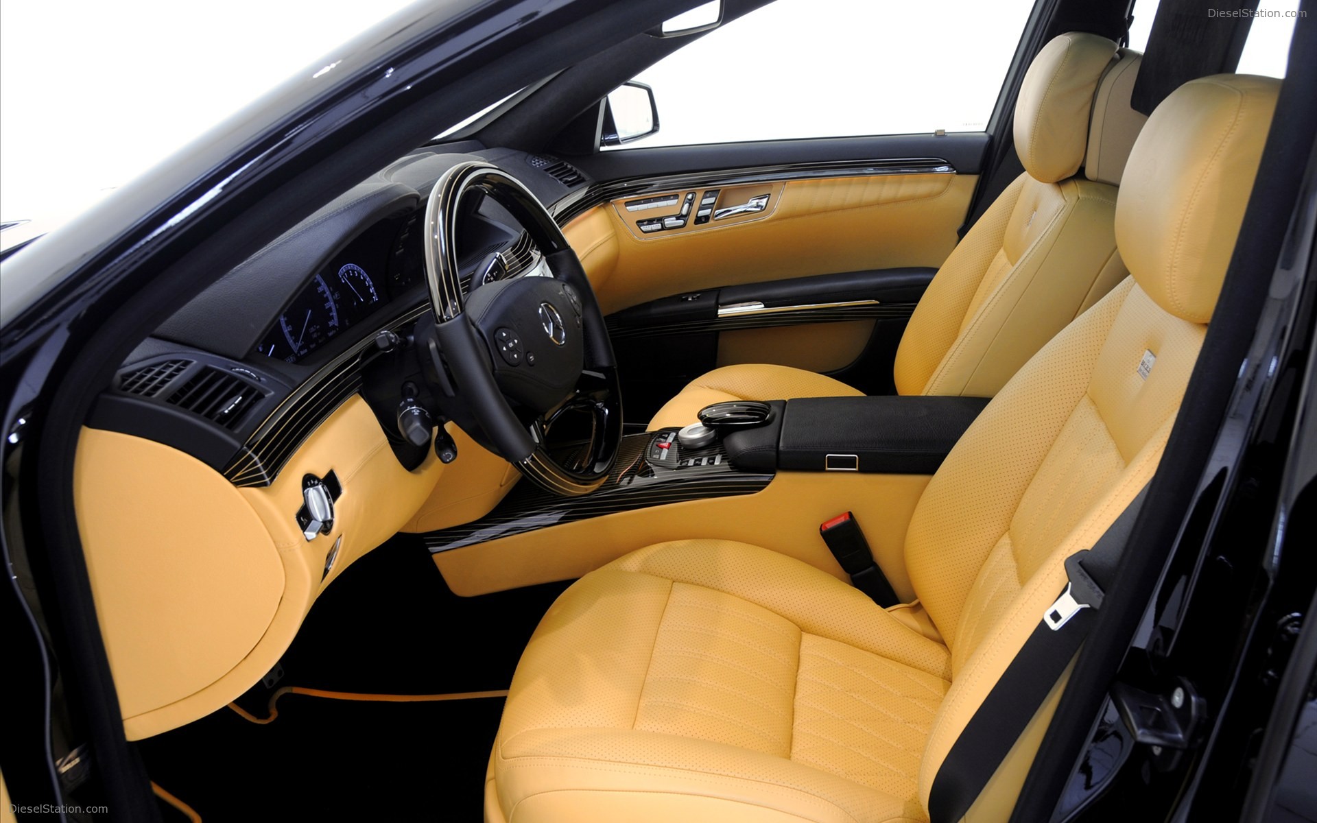 Brabus iBusiness 2010 - The Luxury Sedan