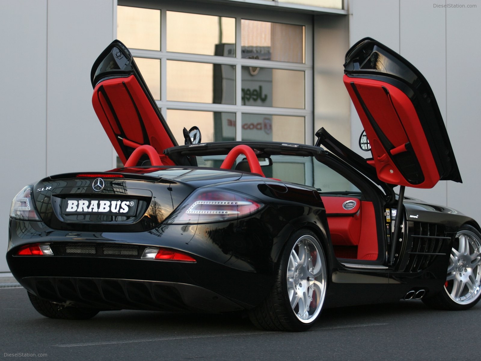 Brabus tunes Mercedes SLR McLaren Roadster Brabus tunes Mercedes SLR McLaren Roadster