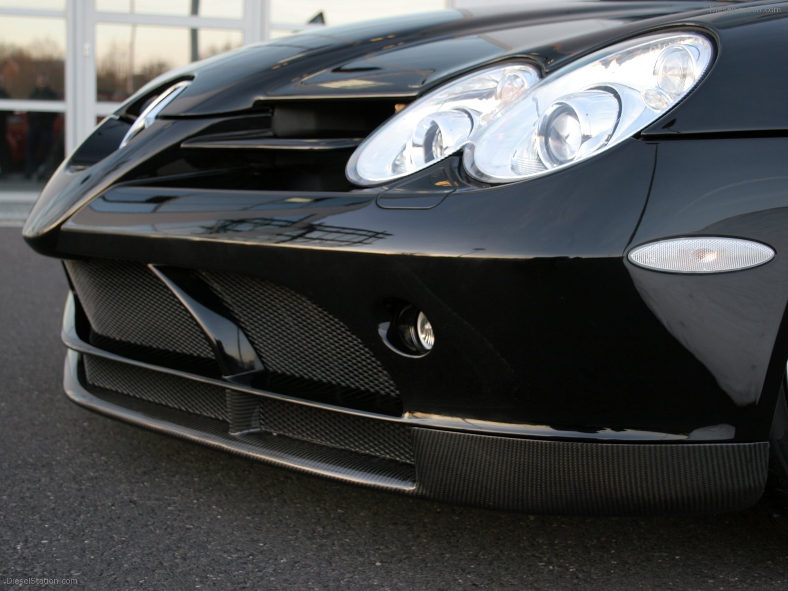 Brabus tunes Mercedes SLR McLaren Roadster Brabus tunes Mercedes SLR McLaren Roadster