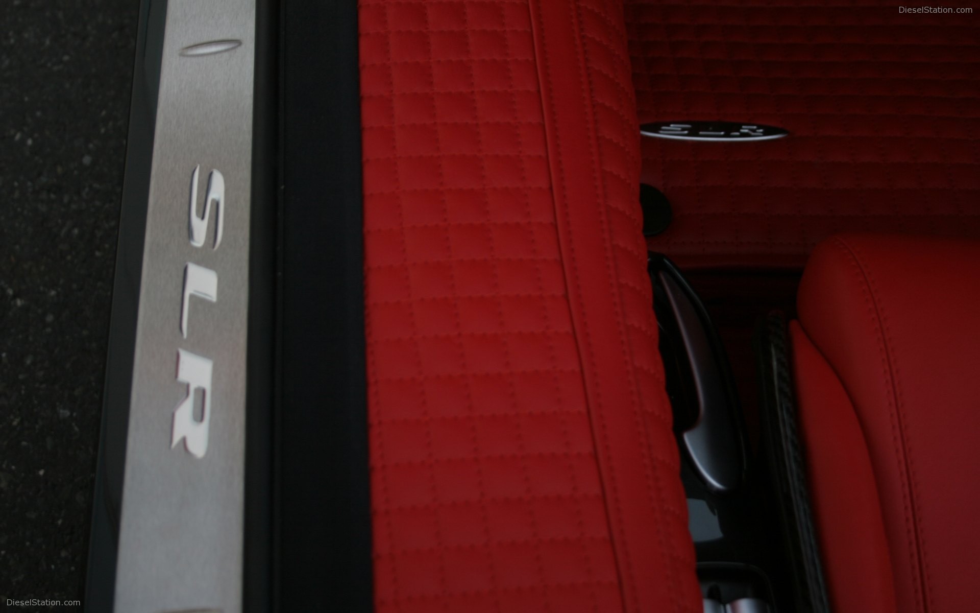 Brabus tunes Mercedes SLR McLaren Roadster Brabus tunes Mercedes SLR McLaren Roadster