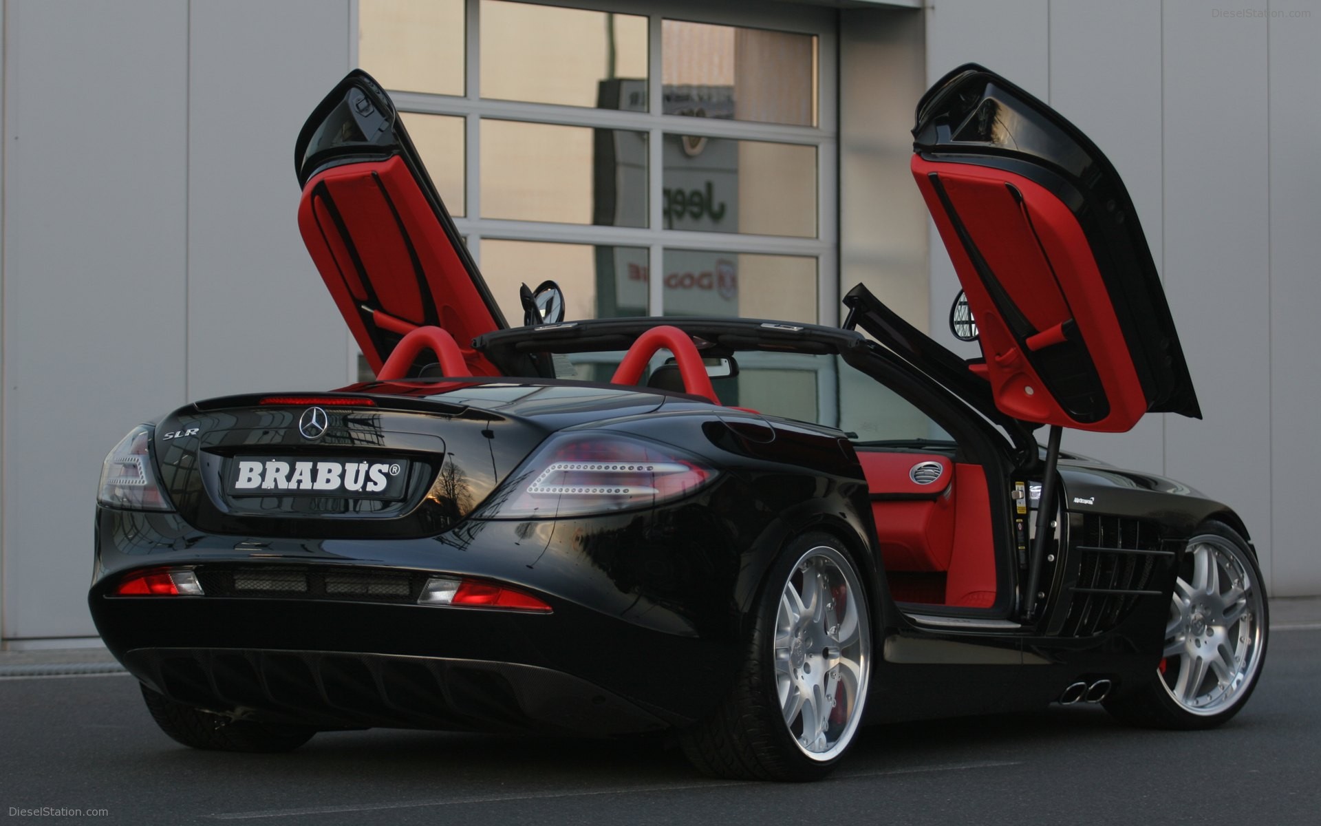 Brabus tunes Mercedes SLR McLaren Roadster Brabus tunes Mercedes SLR McLaren Roadster