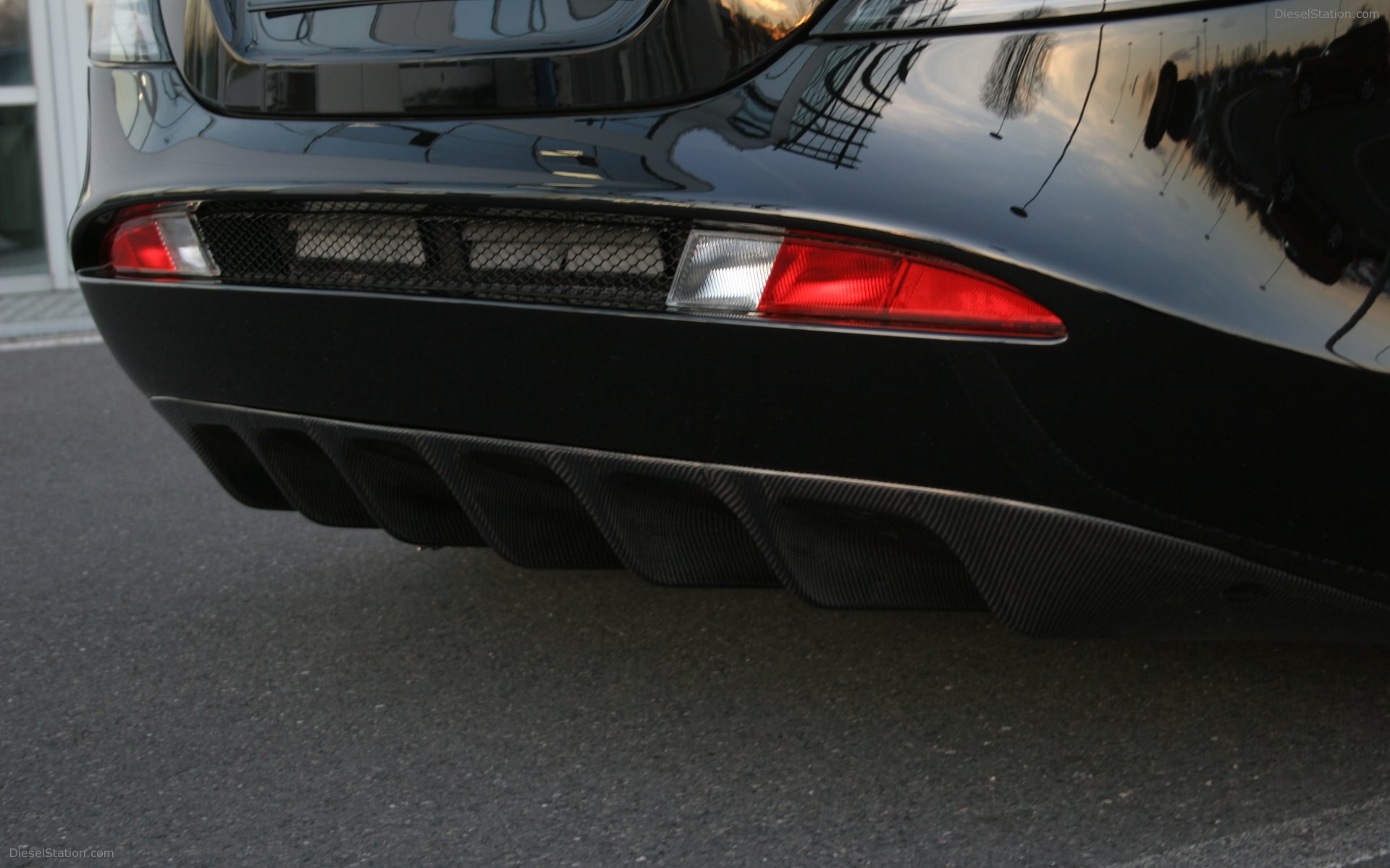 Brabus tunes Mercedes SLR McLaren Roadster Brabus tunes Mercedes SLR McLaren Roadster