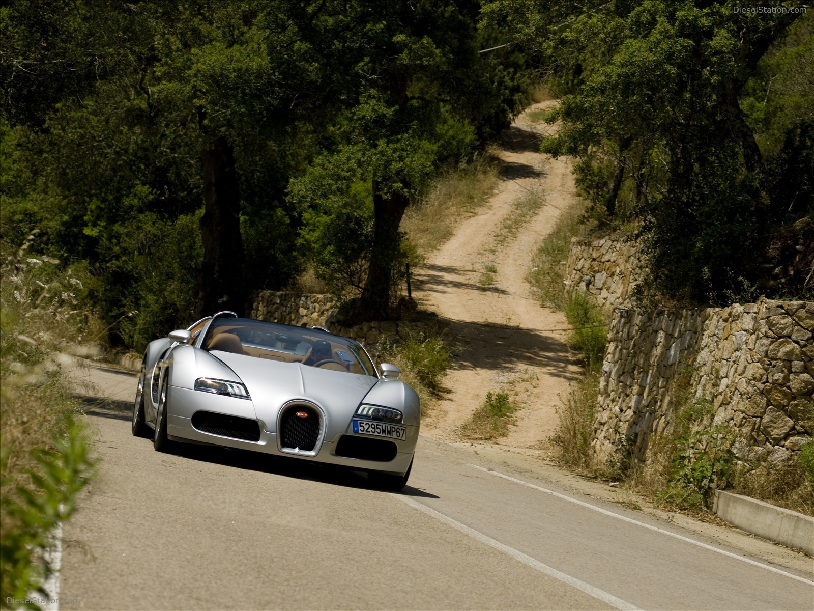 2010 Bugatti Veyron 16.4 Grand Sport in Sardinia 2010 Bugatti Veyron 16.4 Grand Sport in Sardinia
