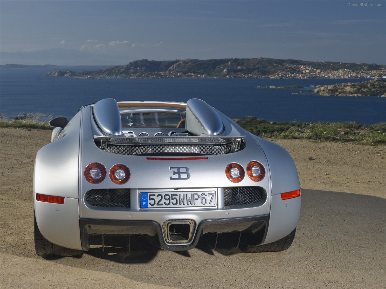 2010 Bugatti Veyron 16.4 Grand Sport in Sardinia 2010 Bugatti Veyron 16.4 Grand Sport in Sardinia