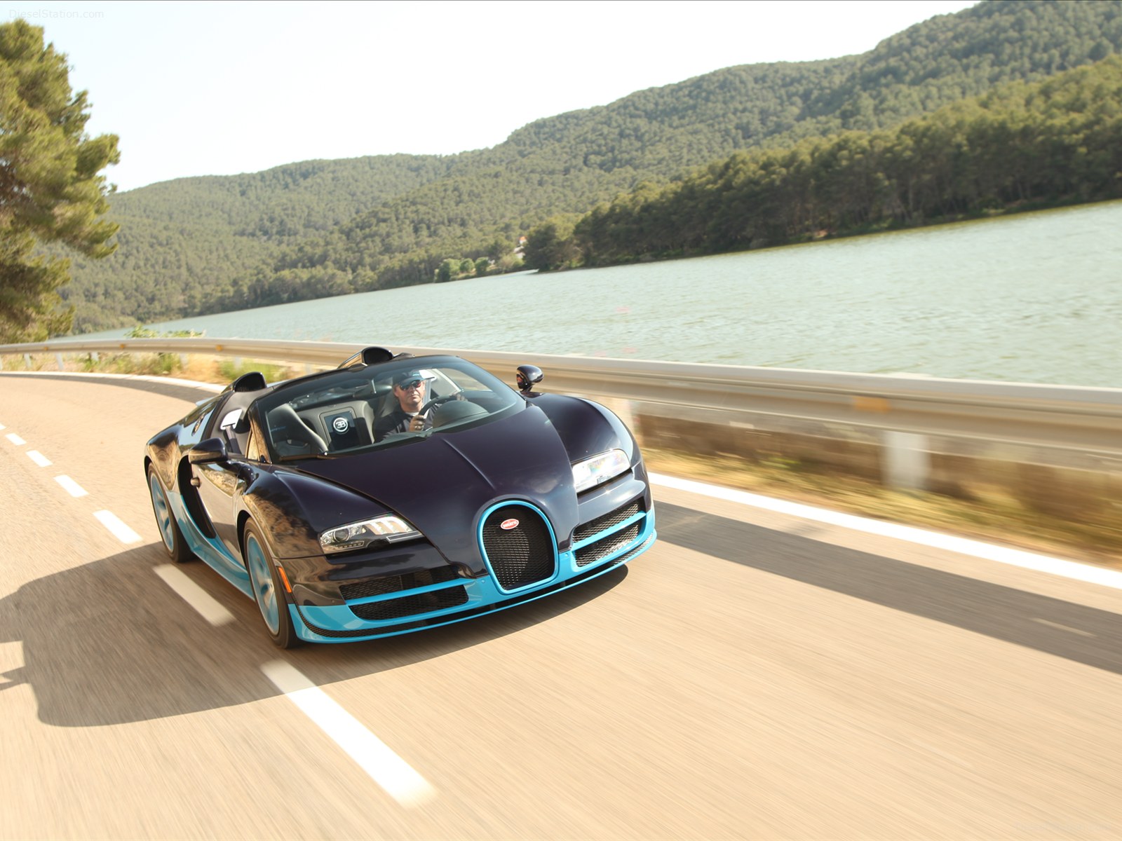 Bugatti Veyron 16 4 Grand Sport Vitesse 2013