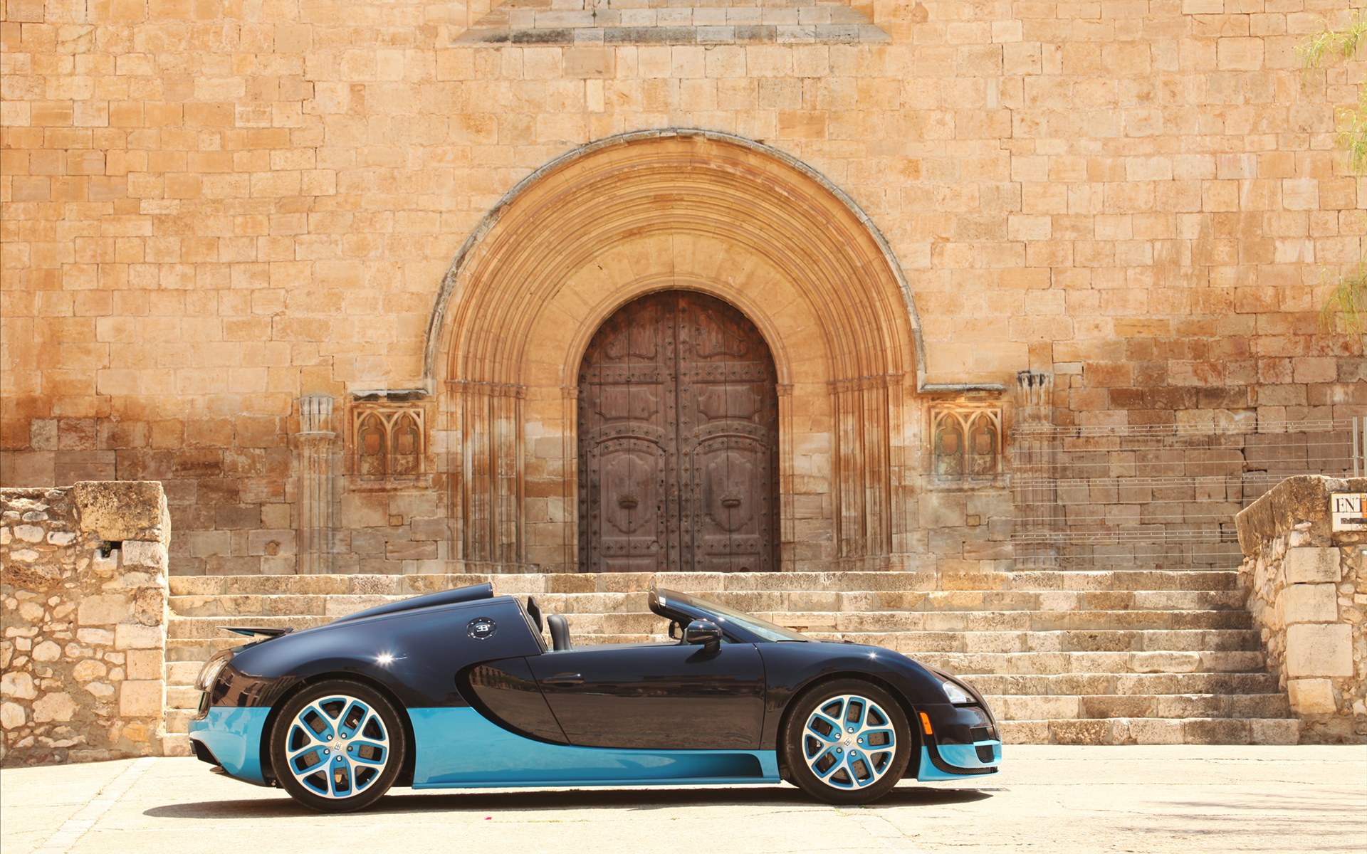 Bugatti Veyron 16 4 Grand Sport Vitesse 2013