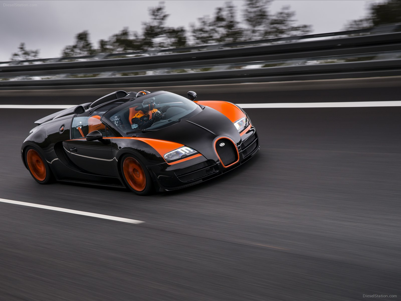 Bugatti Veyron 16.4 Grand Sport Vitesse World Record Car Edition 2013 Bugatti Veyron 16.4 Grand Sport Vitesse World Record Car Edition 2013
