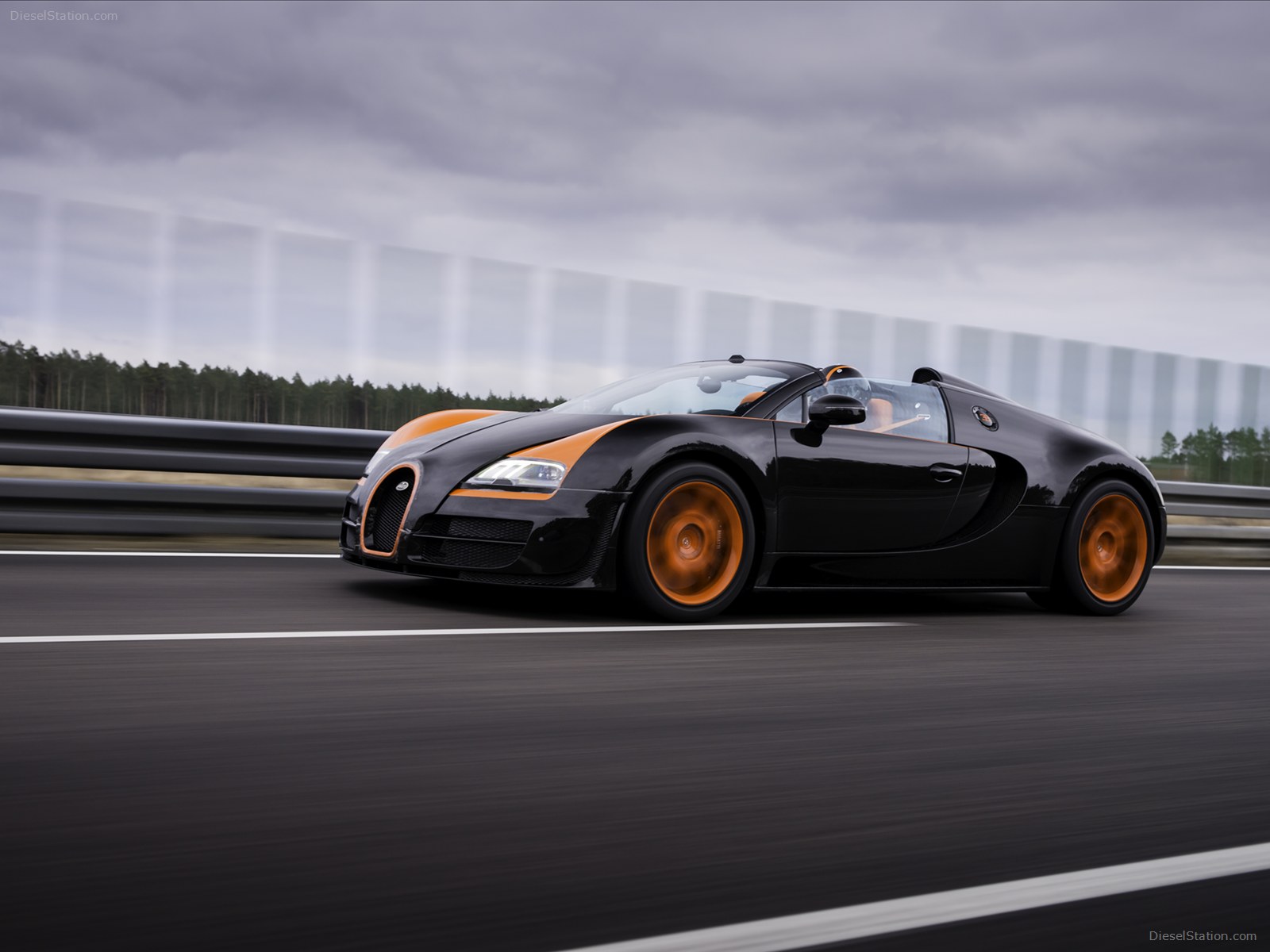 Bugatti Veyron 16.4 Grand Sport Vitesse World Record Car Edition 2013 Bugatti Veyron 16.4 Grand Sport Vitesse World Record Car Edition 2013