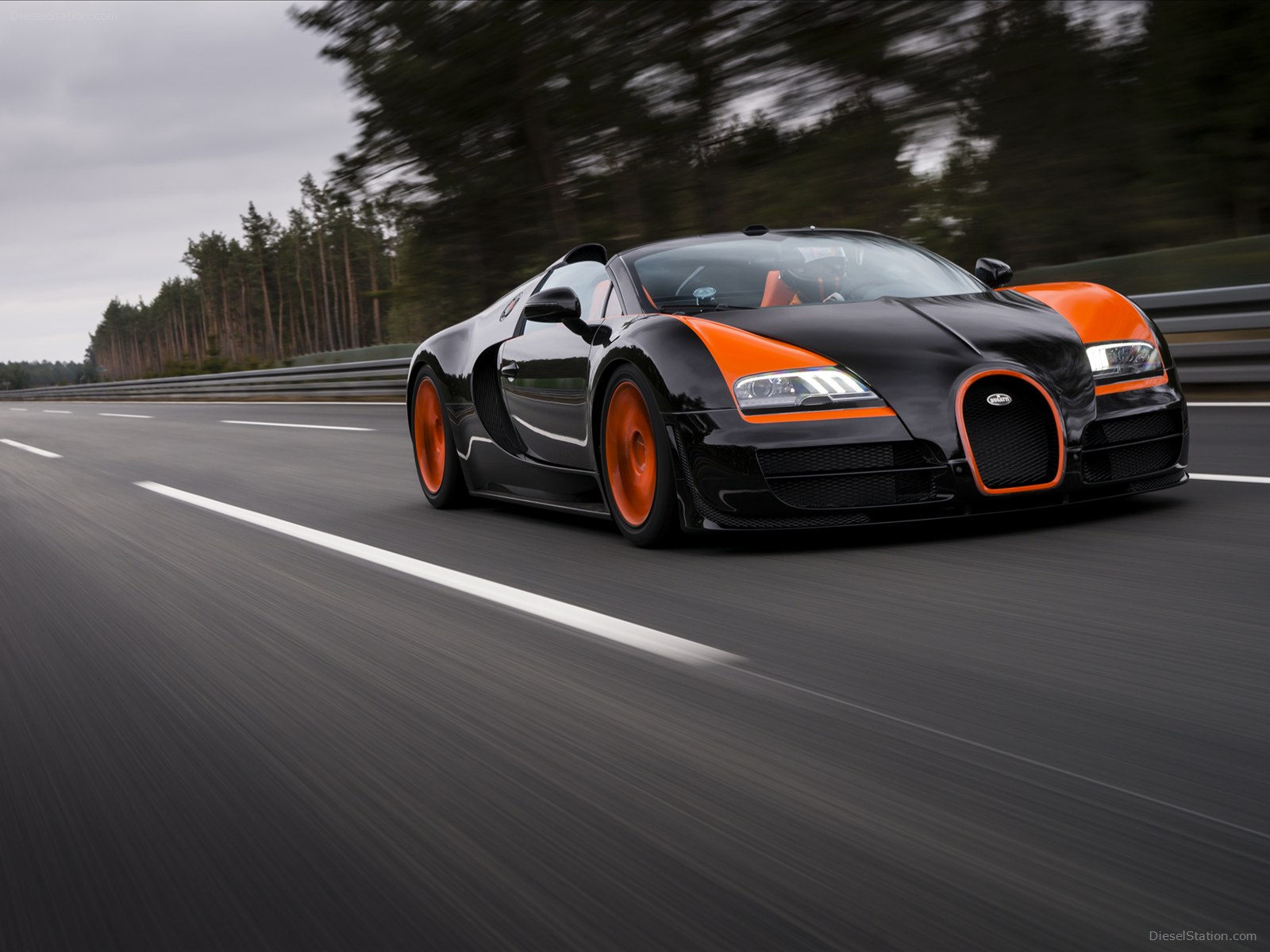 Bugatti Veyron 16.4 Grand Sport Vitesse World Record Car Edition 2013 Bugatti Veyron 16.4 Grand Sport Vitesse World Record Car Edition 2013
