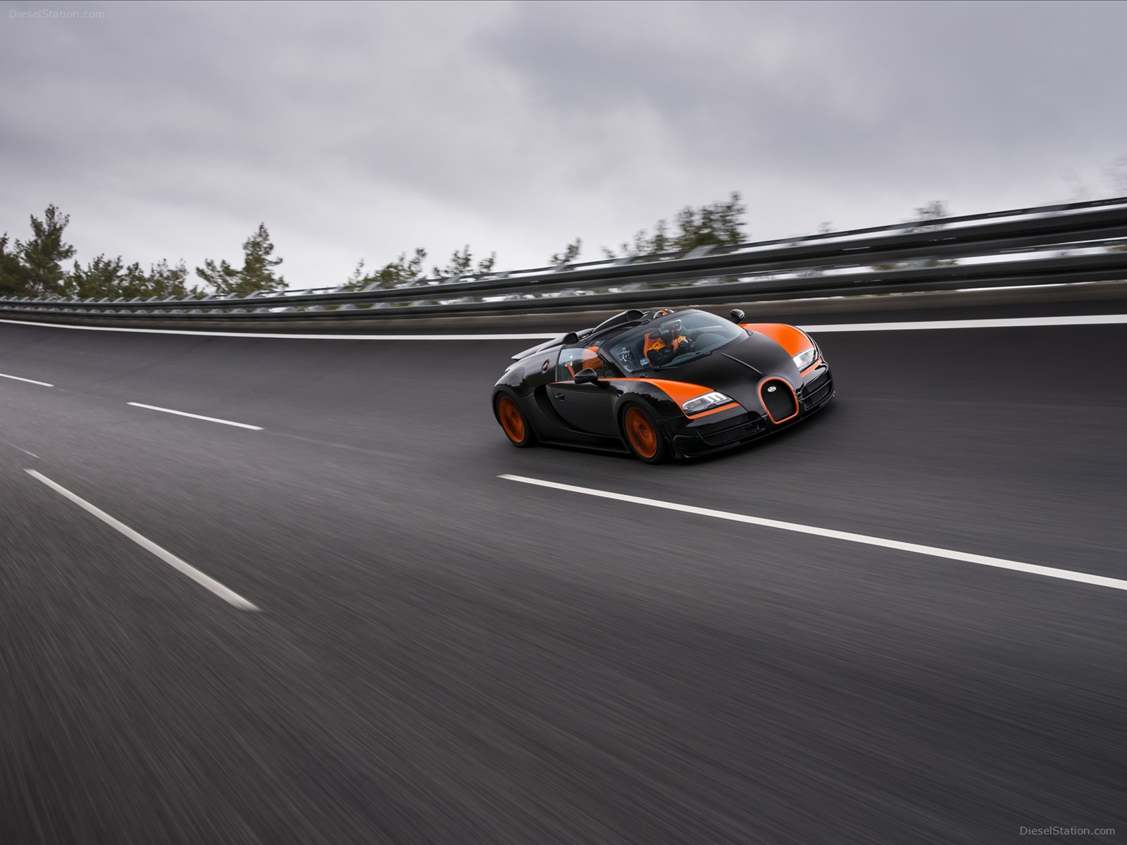 Bugatti Veyron 16.4 Grand Sport Vitesse World Record Car Edition 2013 Bugatti Veyron 16.4 Grand Sport Vitesse World Record Car Edition 2013