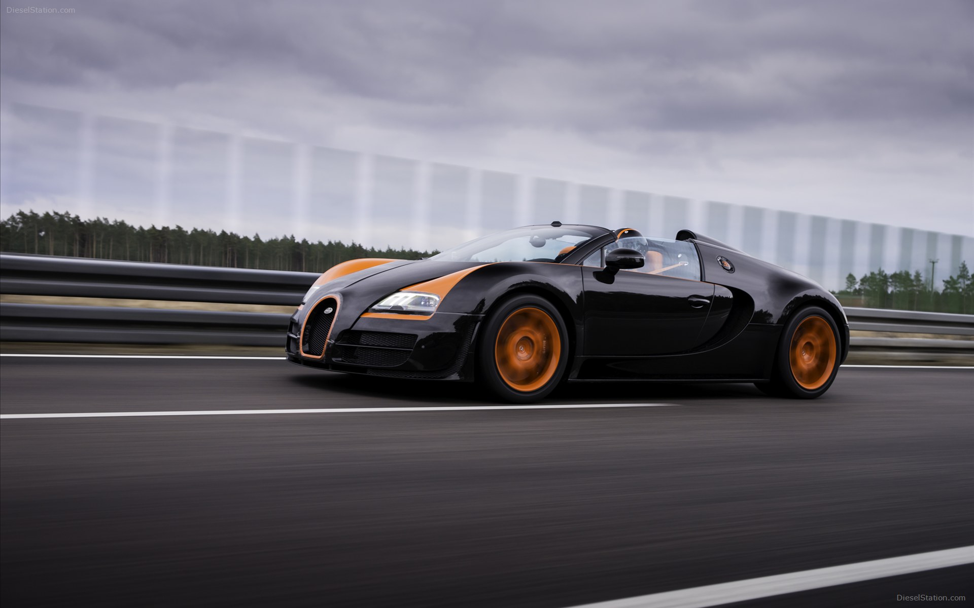 Bugatti Veyron 16.4 Grand Sport Vitesse World Record Car Edition 2013 Bugatti Veyron 16.4 Grand Sport Vitesse World Record Car Edition 2013